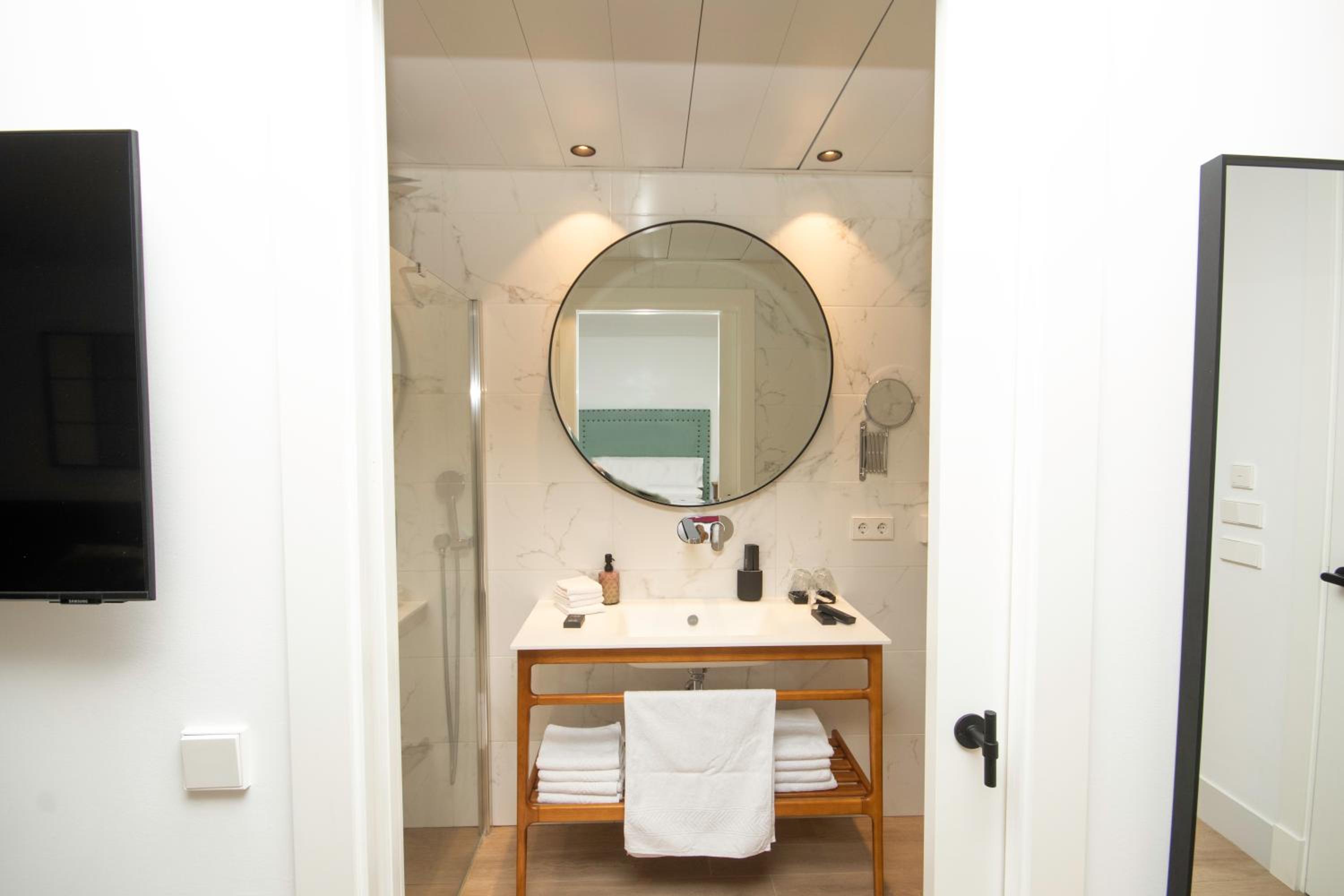 Classic Apartment - Photo 14