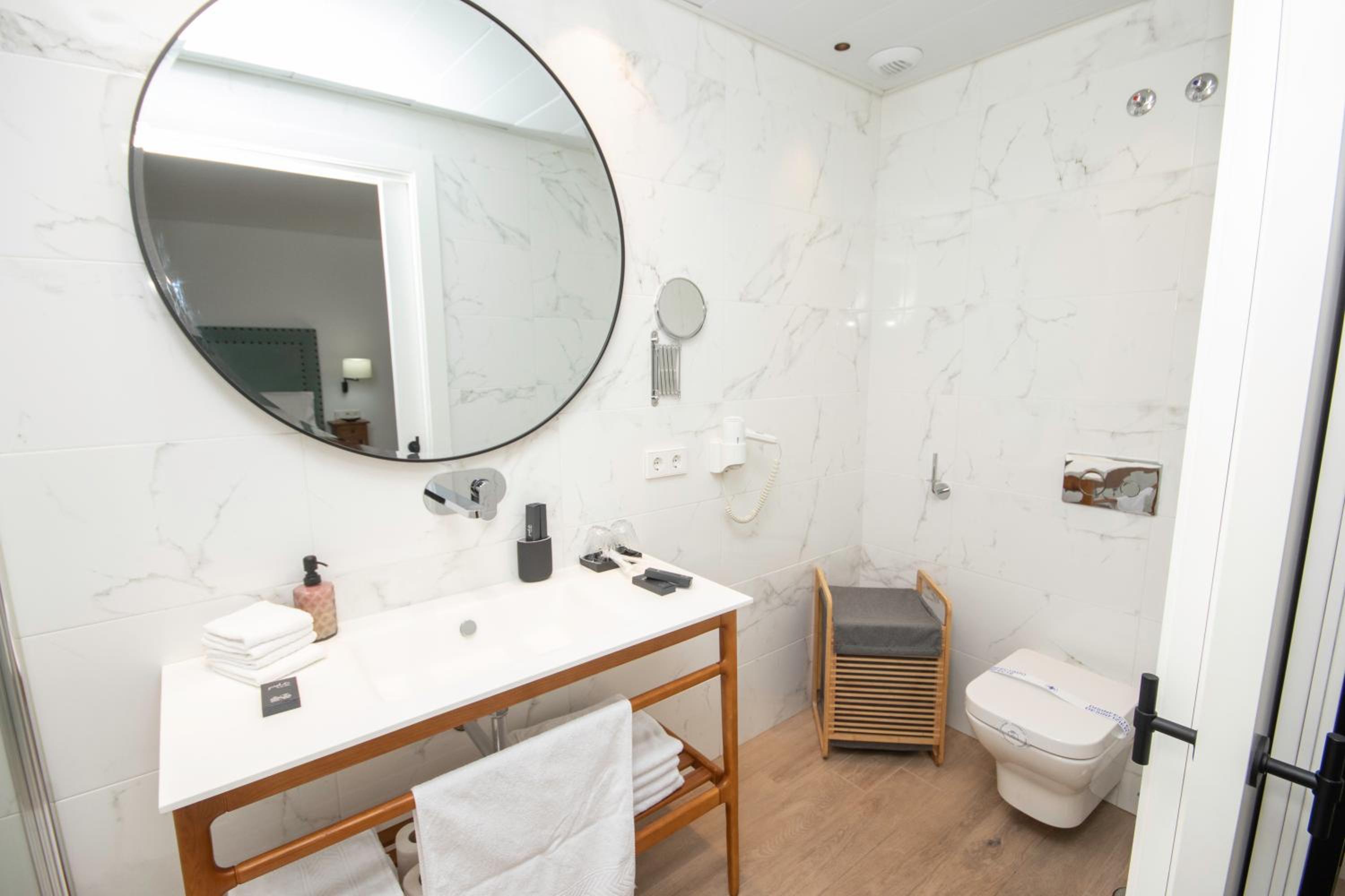 Classic Apartment - Photo 13