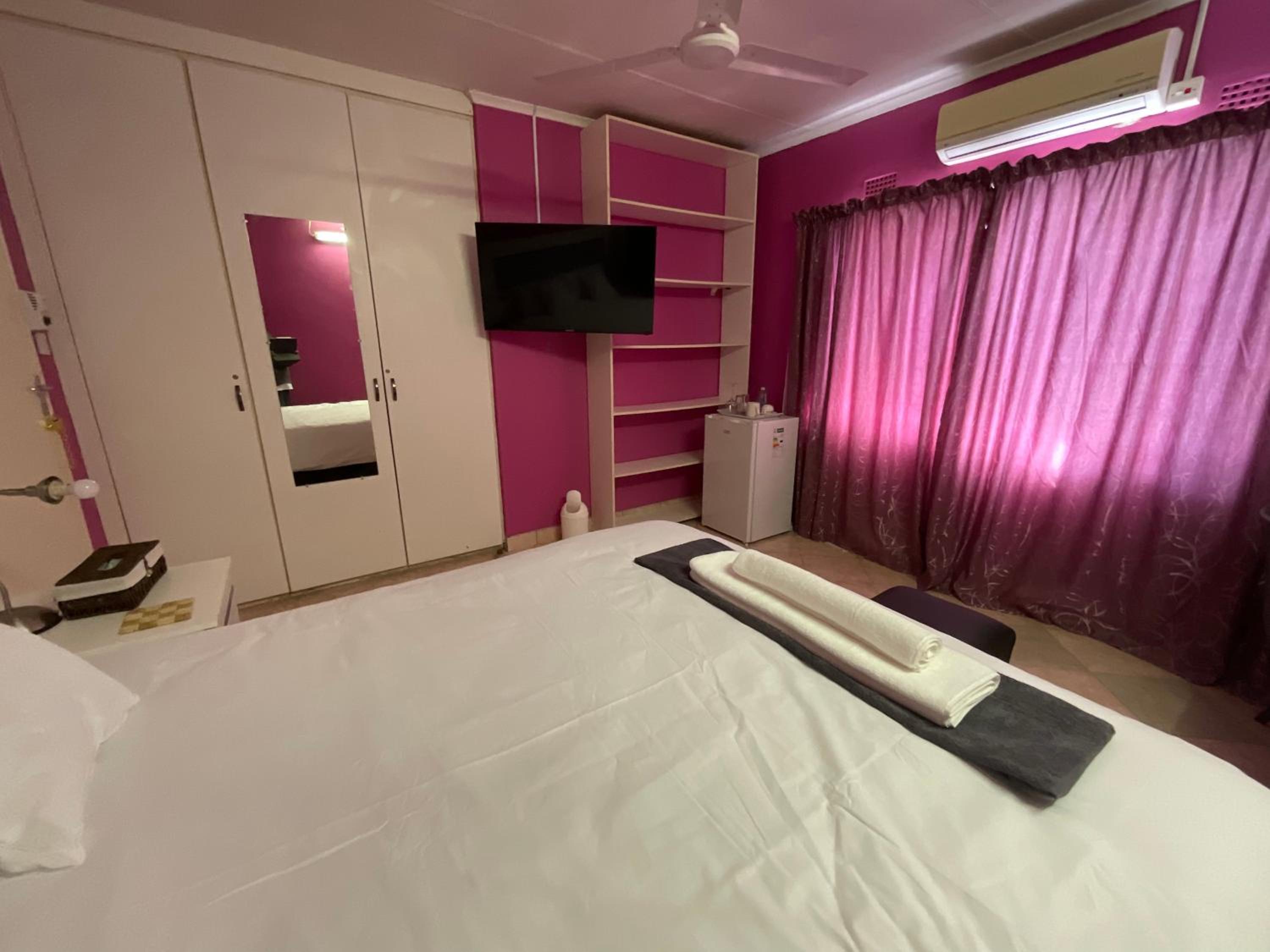 Double Room with Pool View photo 2