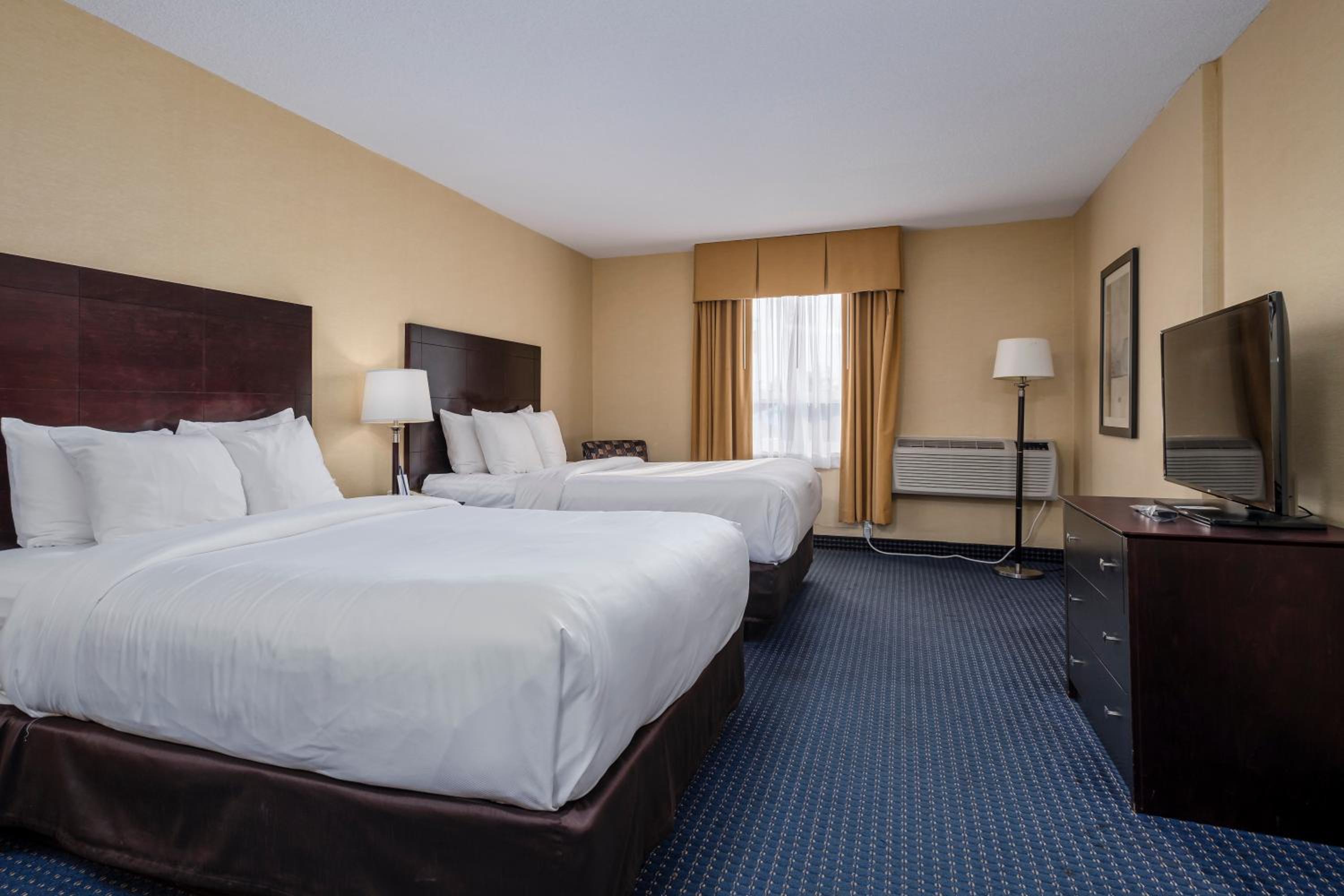 Queen Room with Two Queen Beds - Non-Smoking