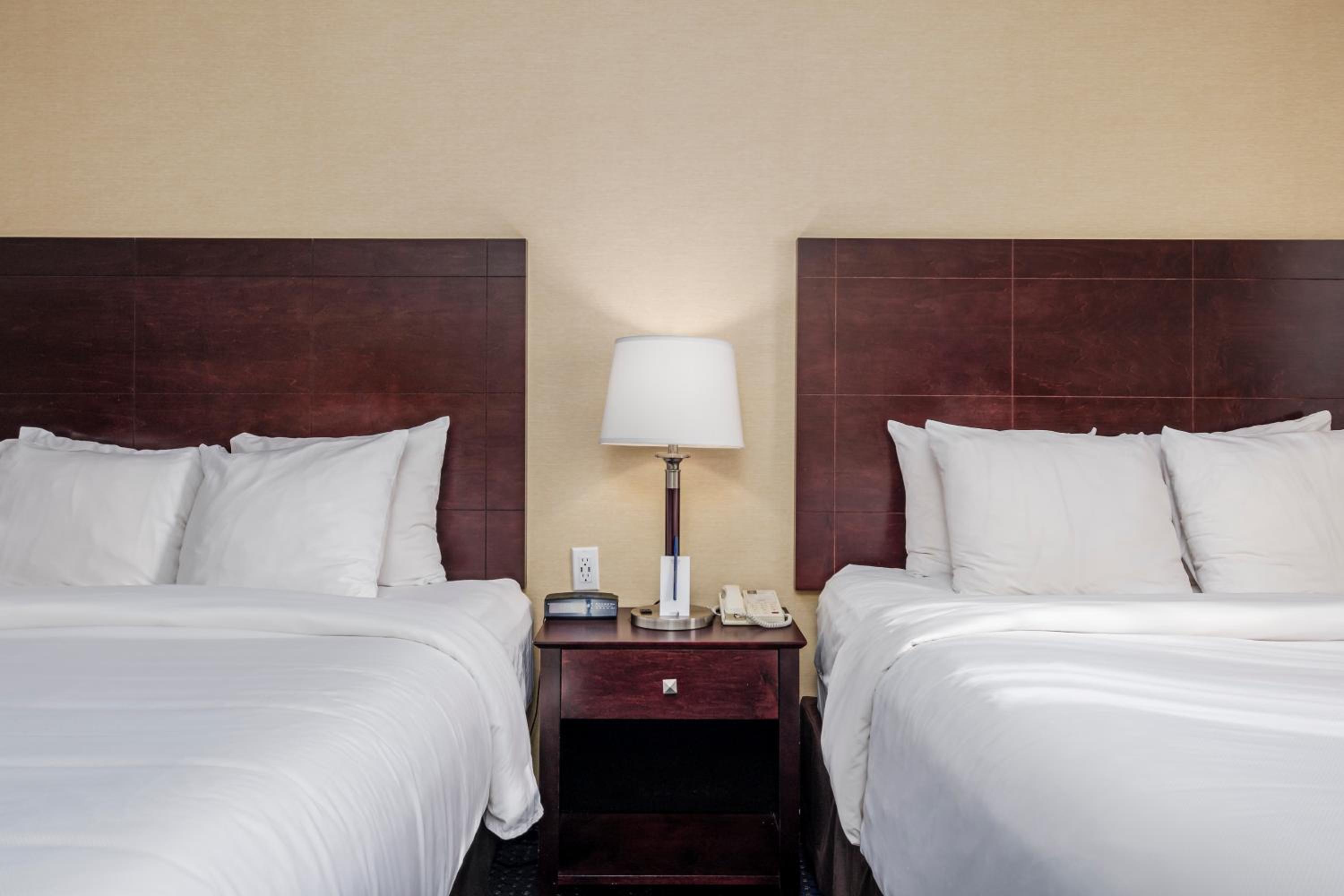 Double Room with Two Double Beds - Non-Smoking