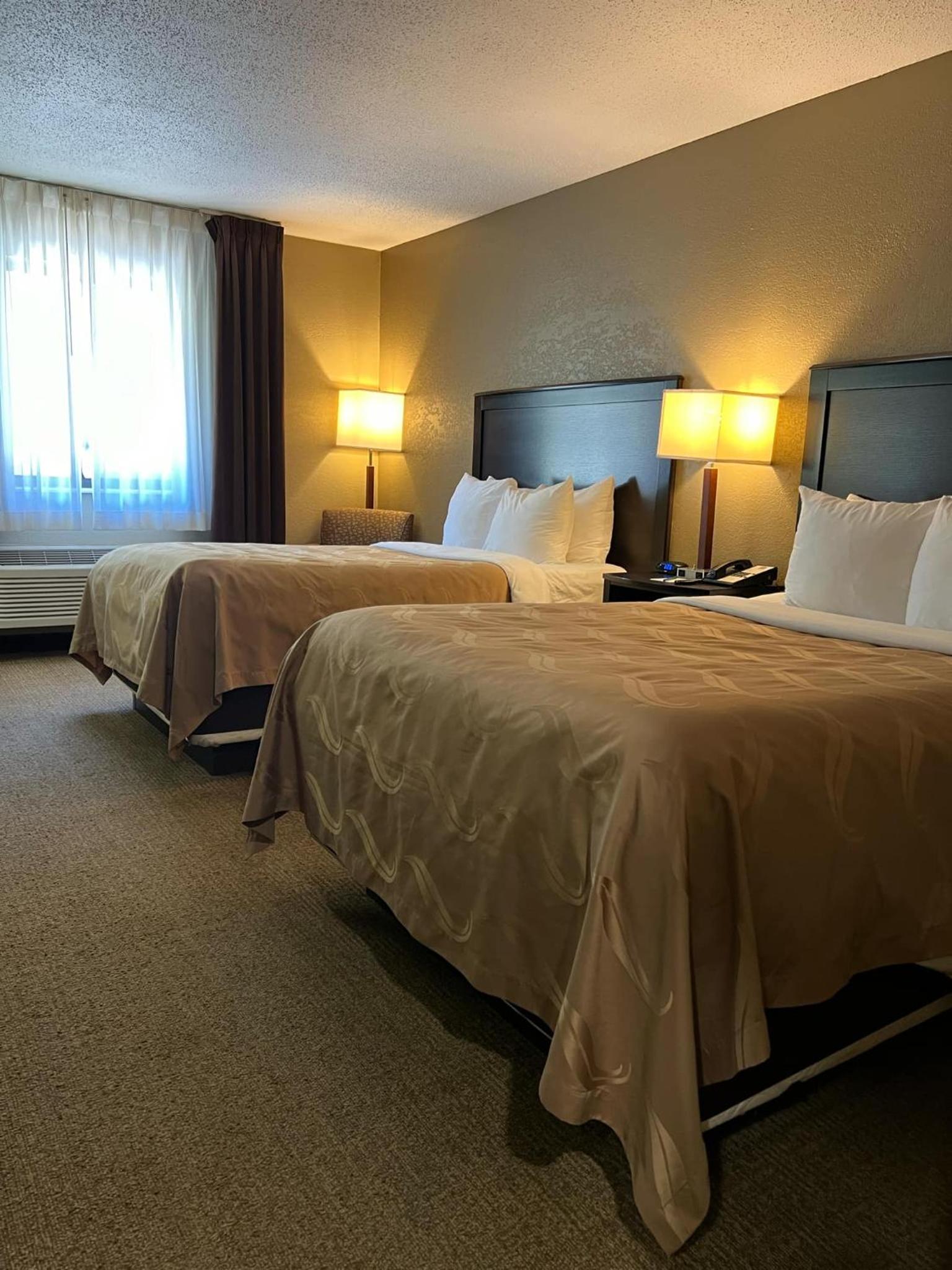 Double Room with Two Double Beds - Photo 3