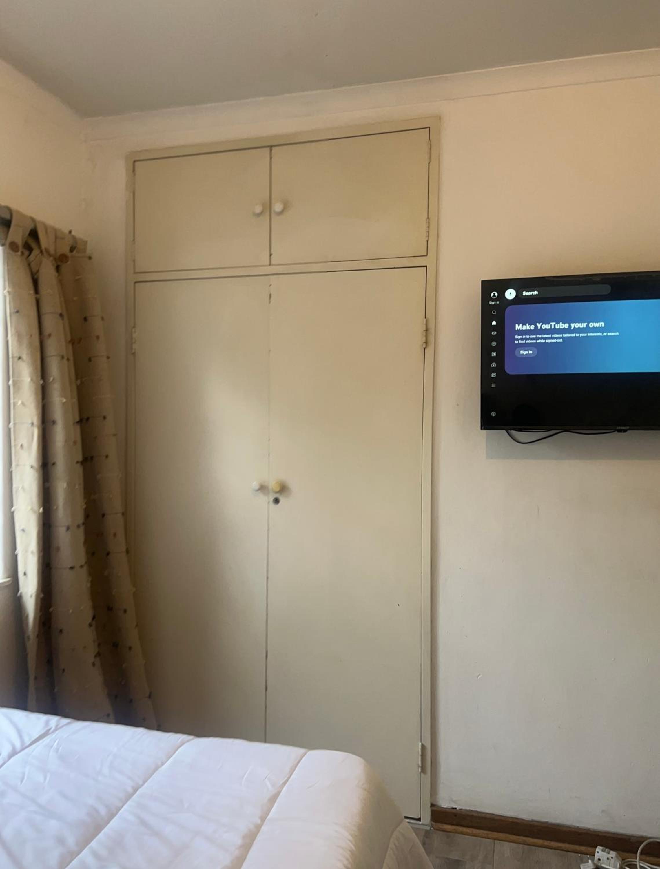 Superior Double or Twin Room with Pool View photo 1