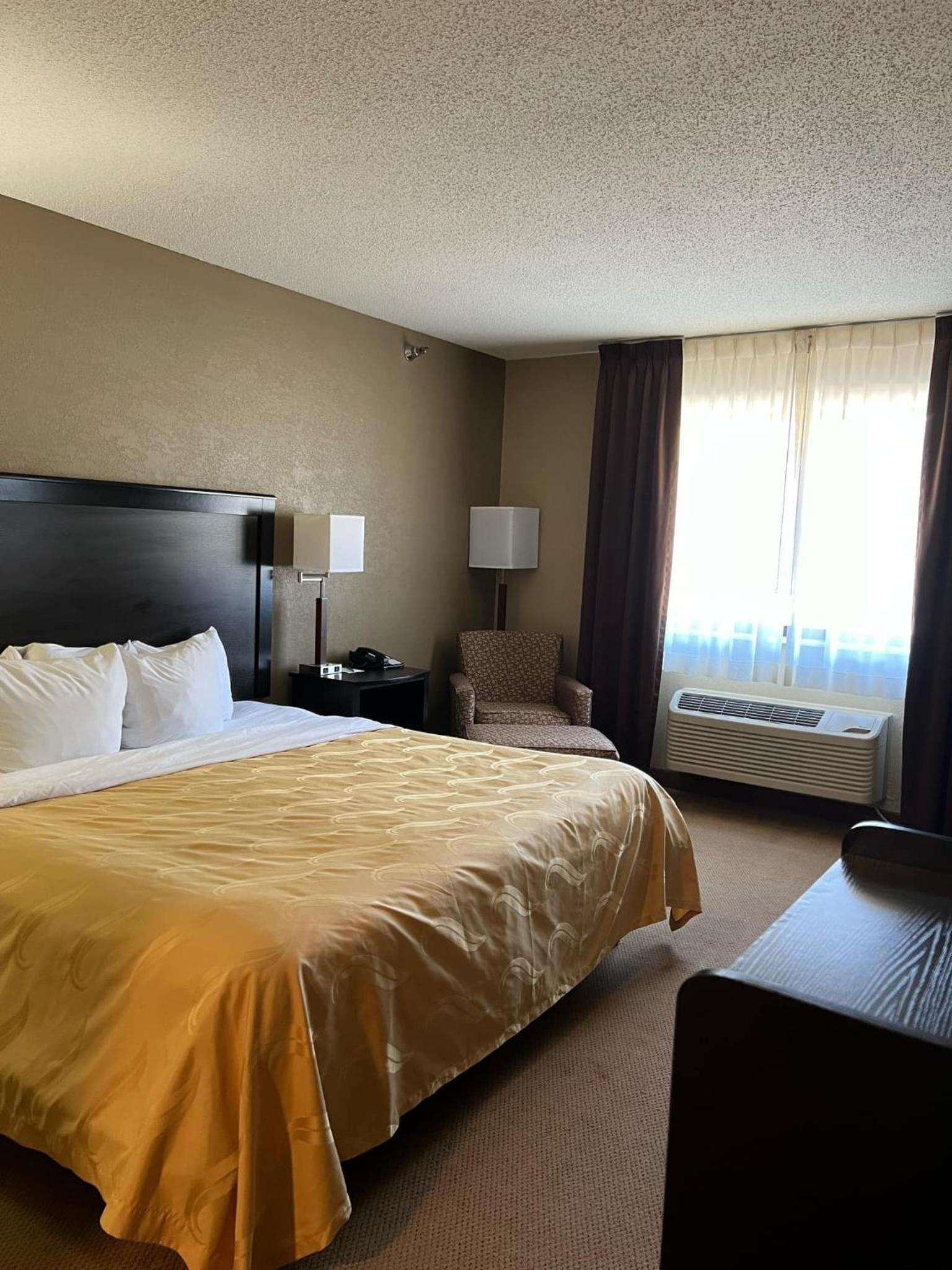 King Room - Accessible/Non-Smoking - Photo 1