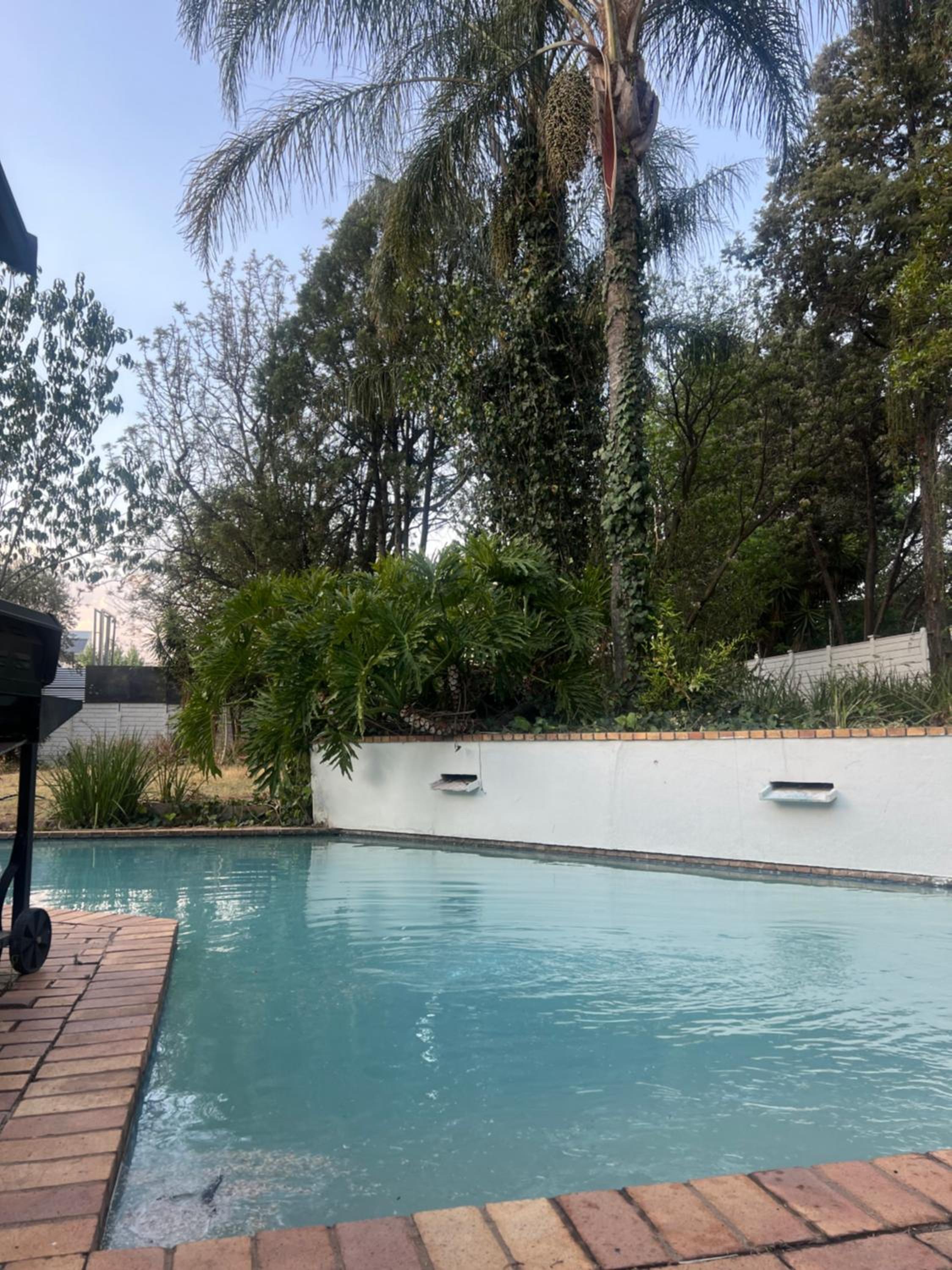 Superior Double or Twin Room with Pool View photo 2