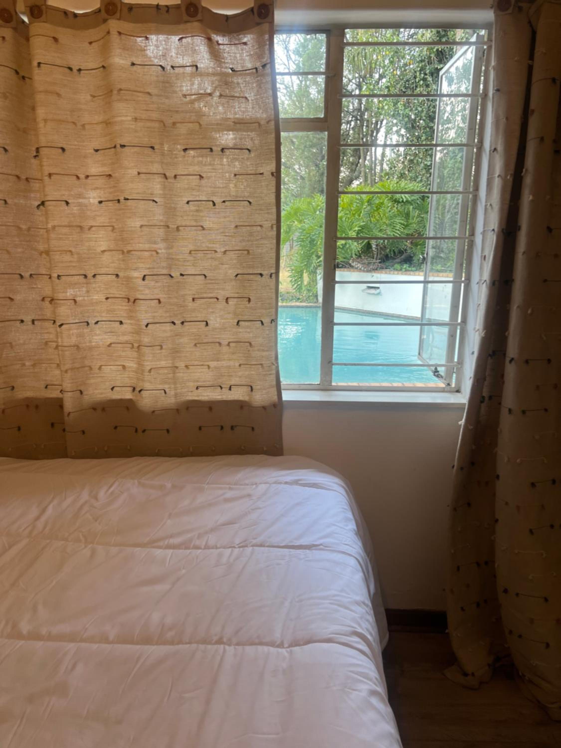 Superior Double or Twin Room with Pool View photo 2