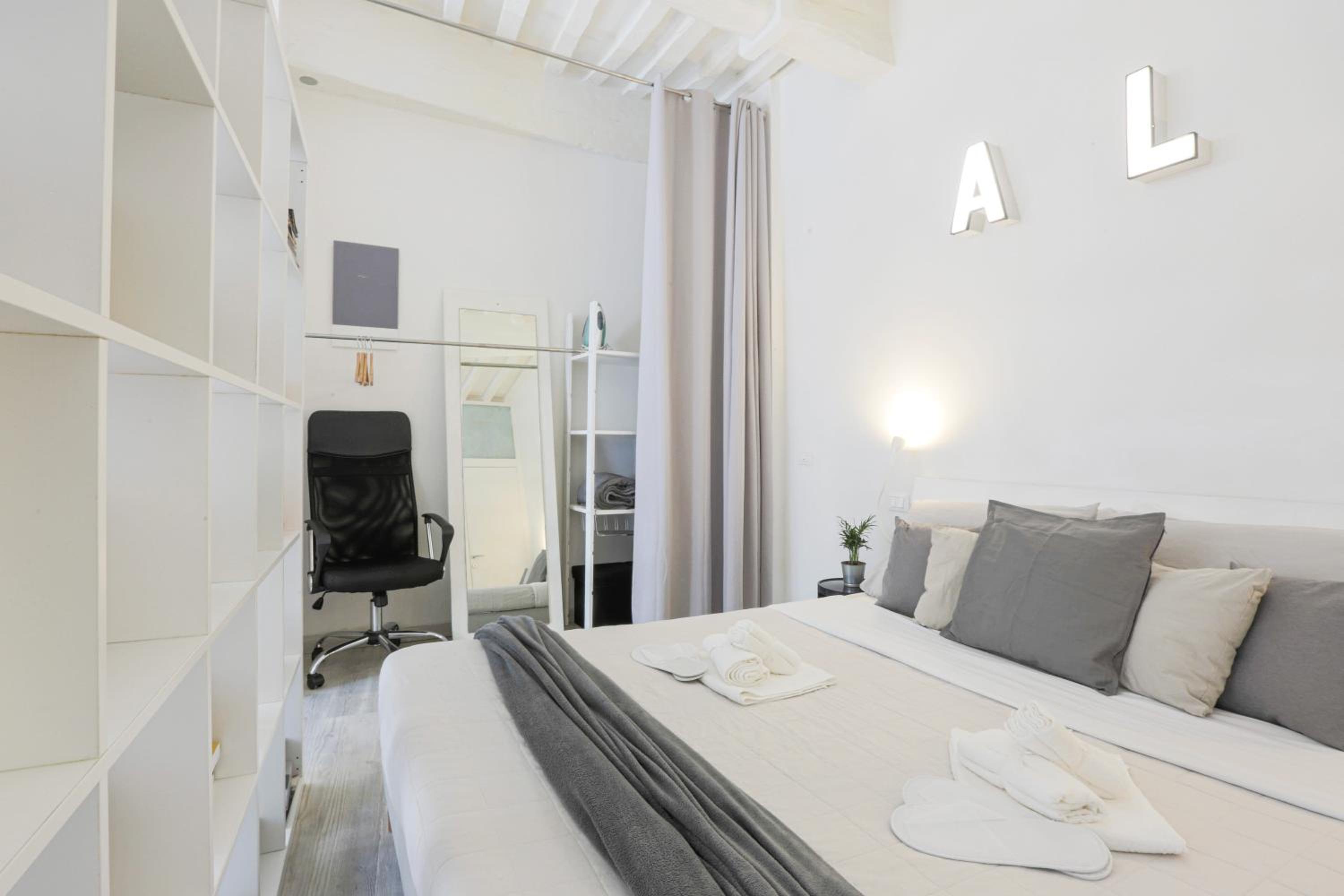 One-Bedroom Apartment - Photo 14