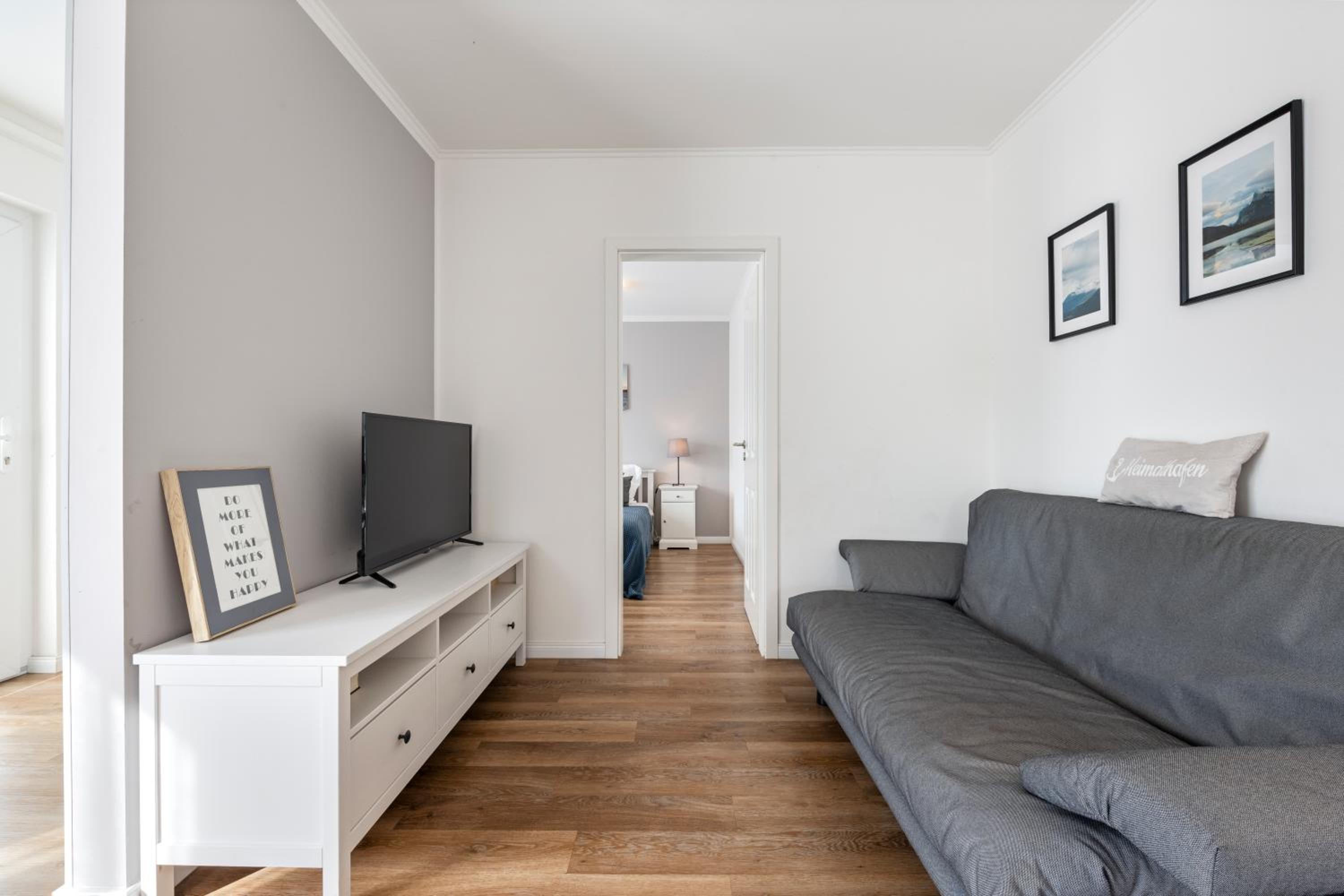 One-Bedroom Apartment photo 1