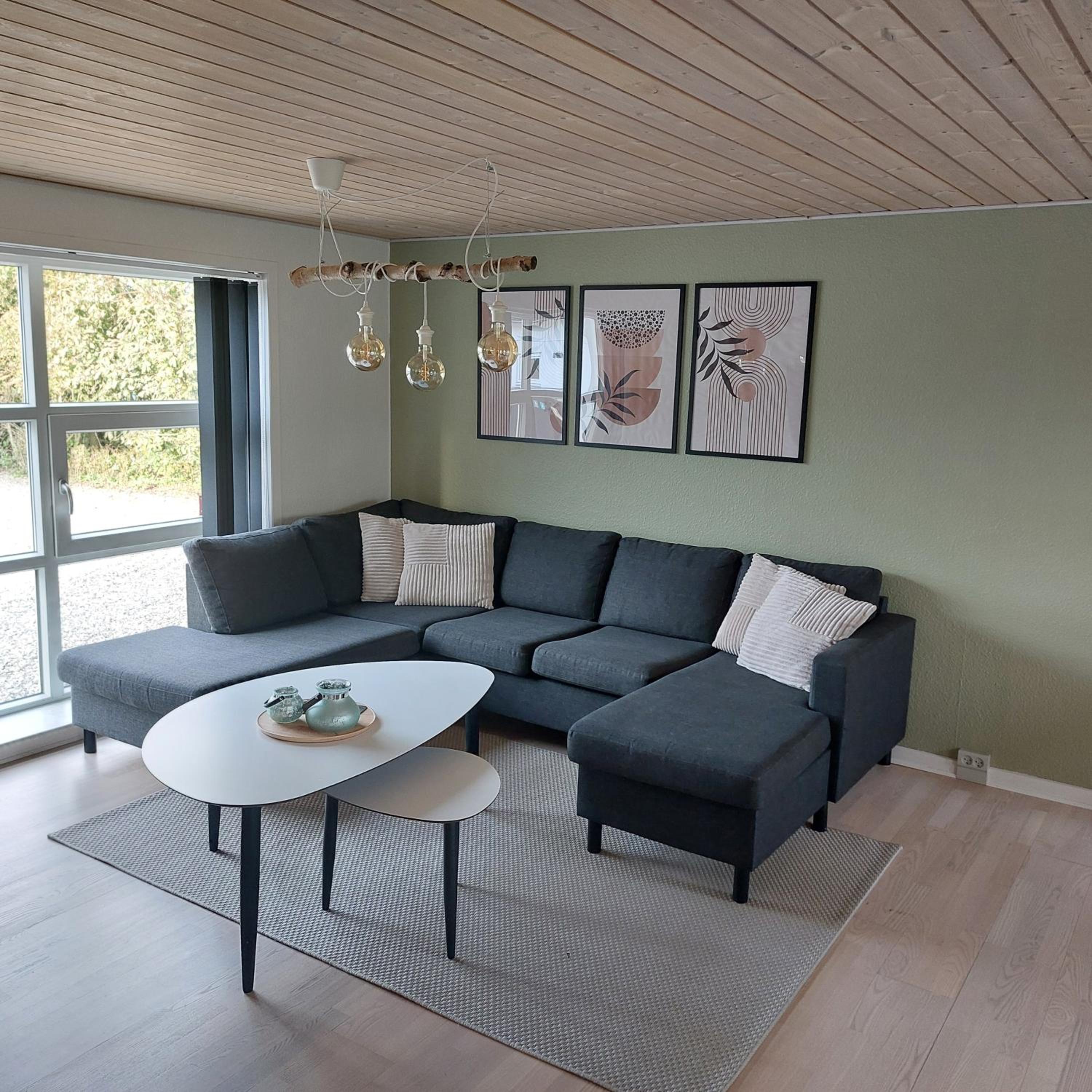 Three-Bedroom House photo 3