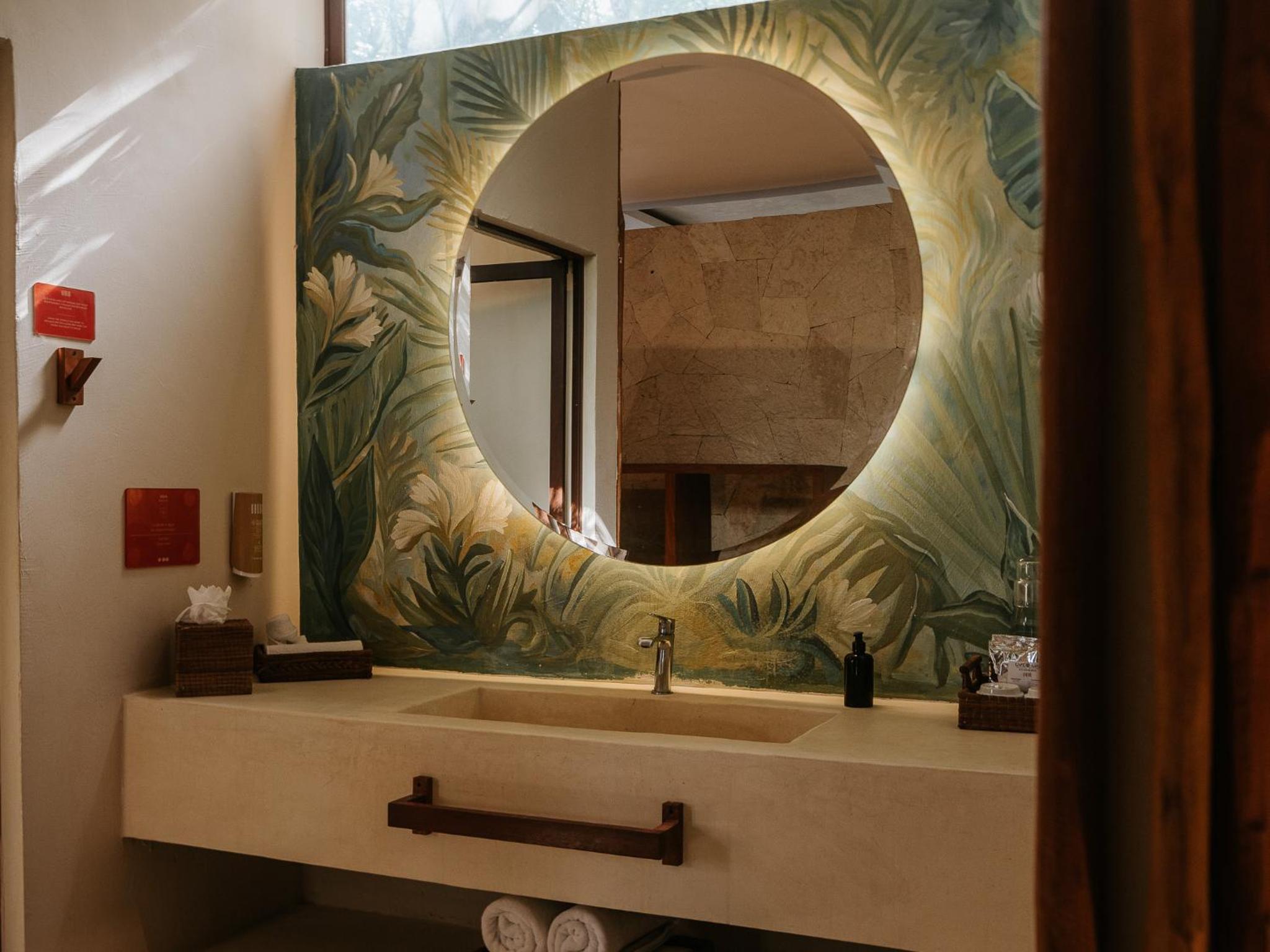 Deluxe Double with Balcony Garden View - Photo 2