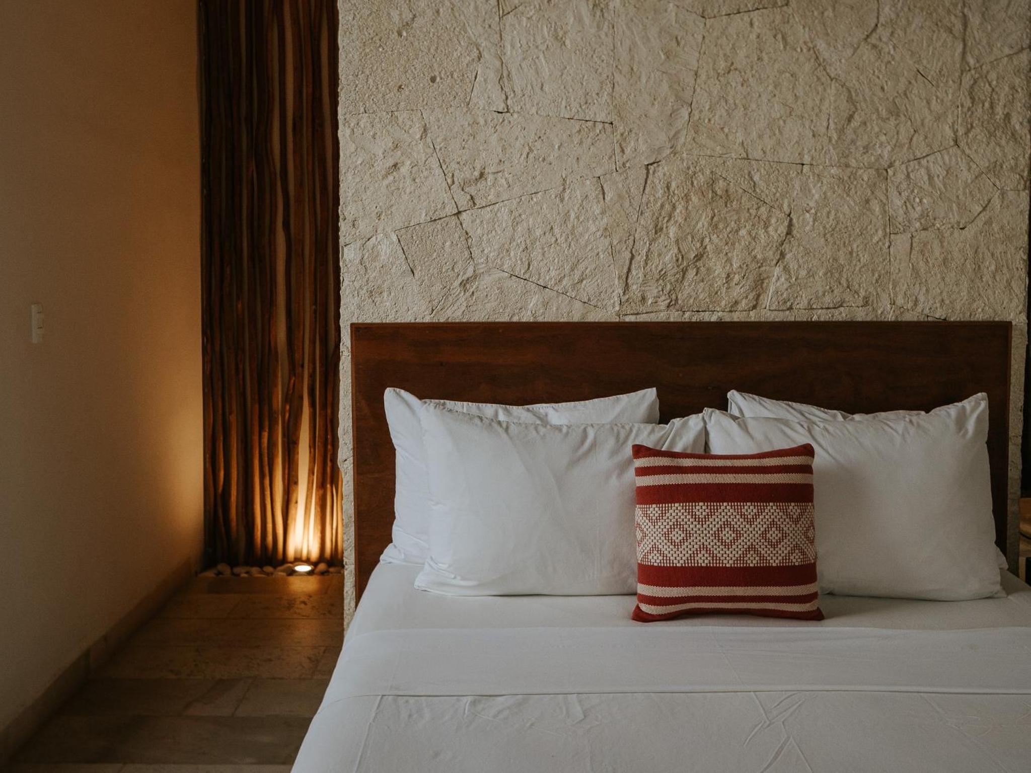 Deluxe Double with Balcony Garden View - Photo 1