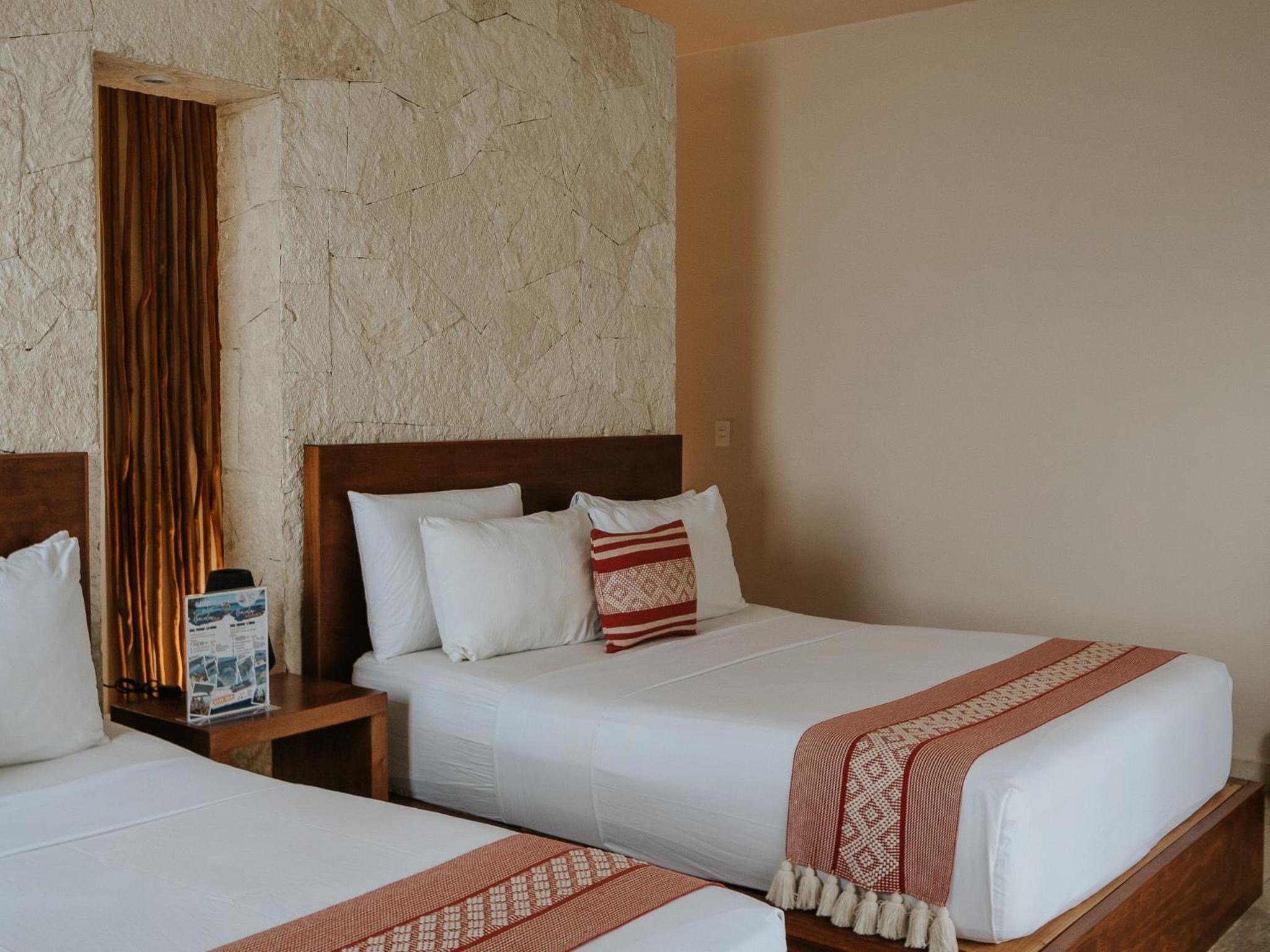 Deluxe Double with Balcony Garden View - Photo 3