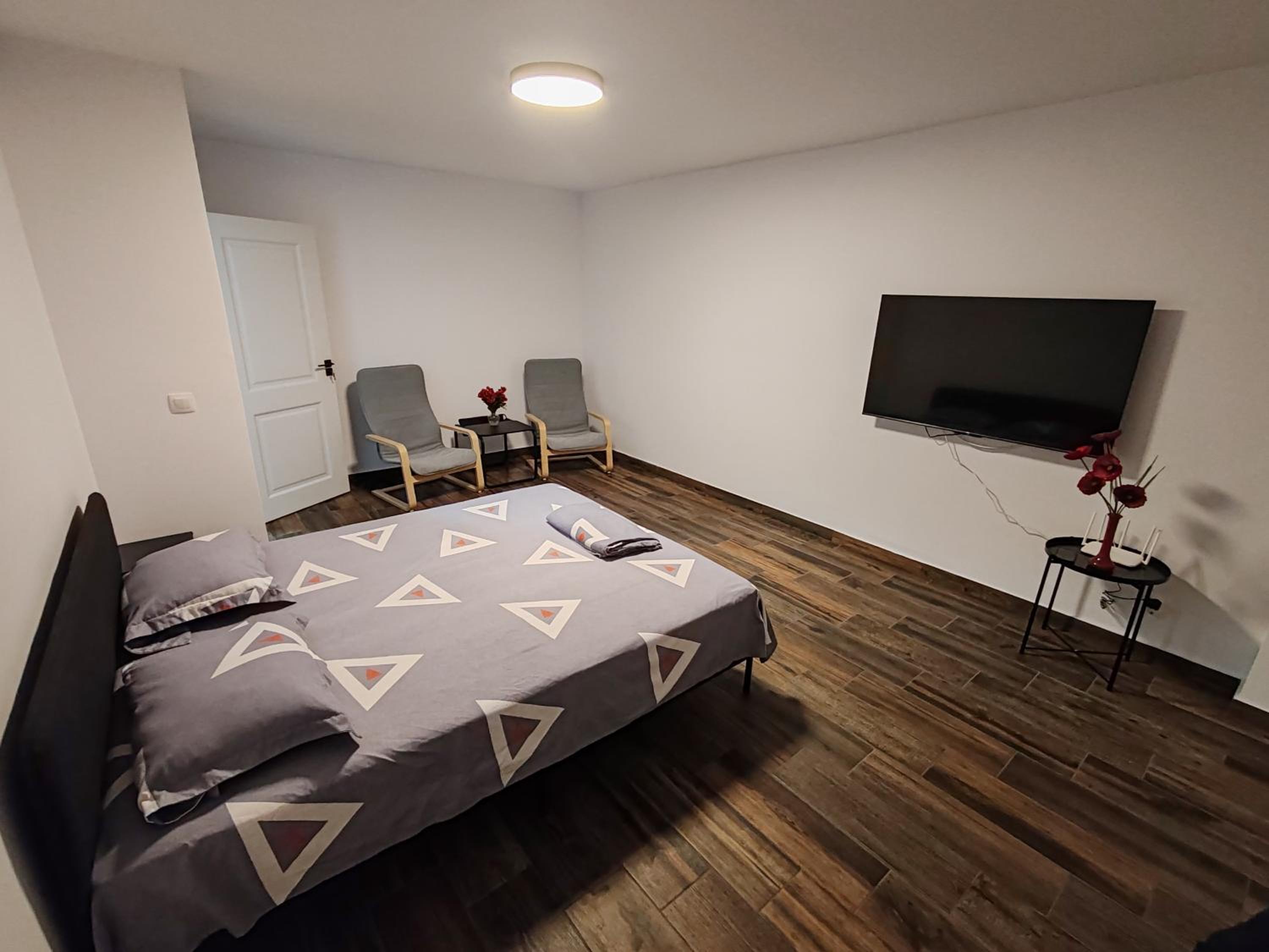 One-Bedroom Apartment photo 3
