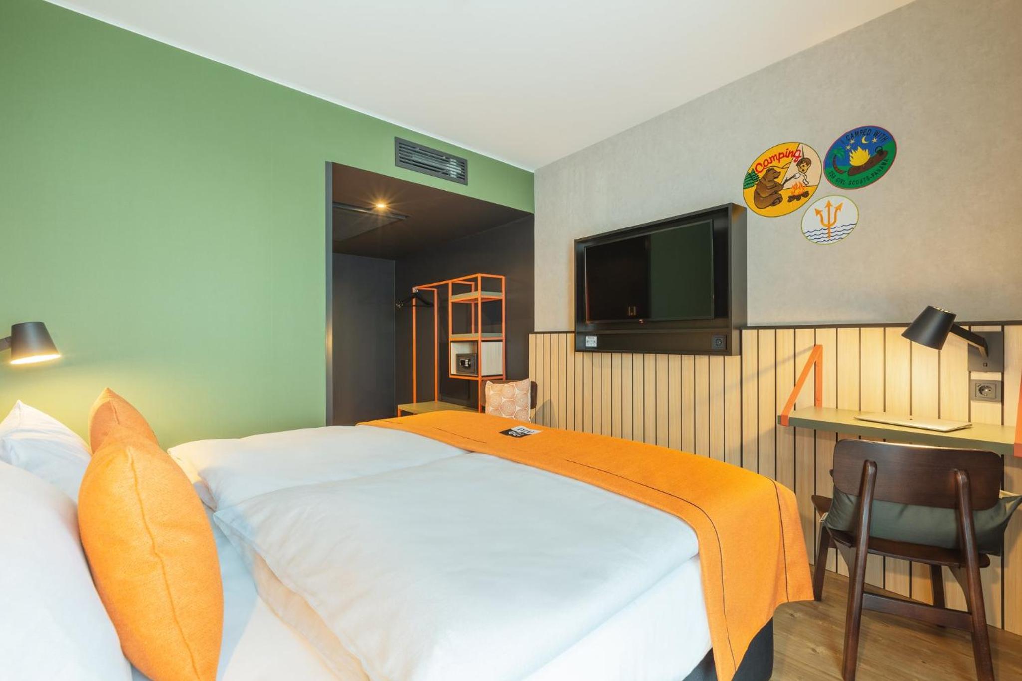 Standard Queen Room - Photo 1