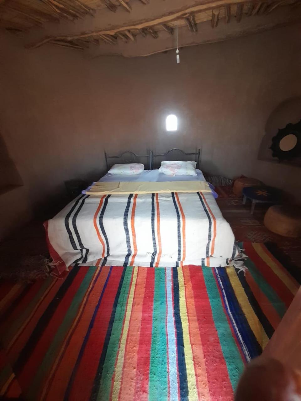 Double Room with Private Bathroom - Photo 2