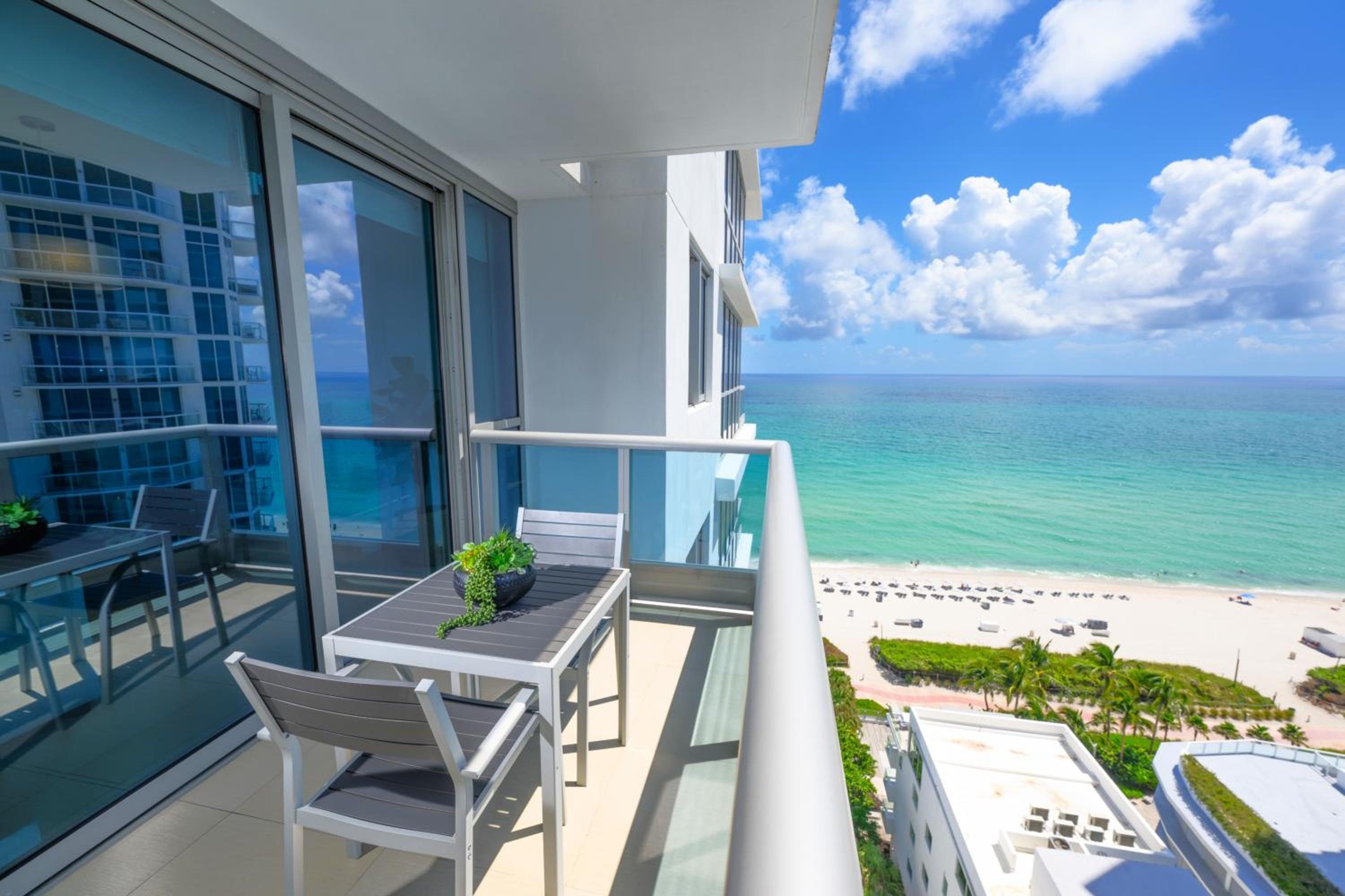 One-Bedroom Apartment with Partial Sea View thumbnail 6