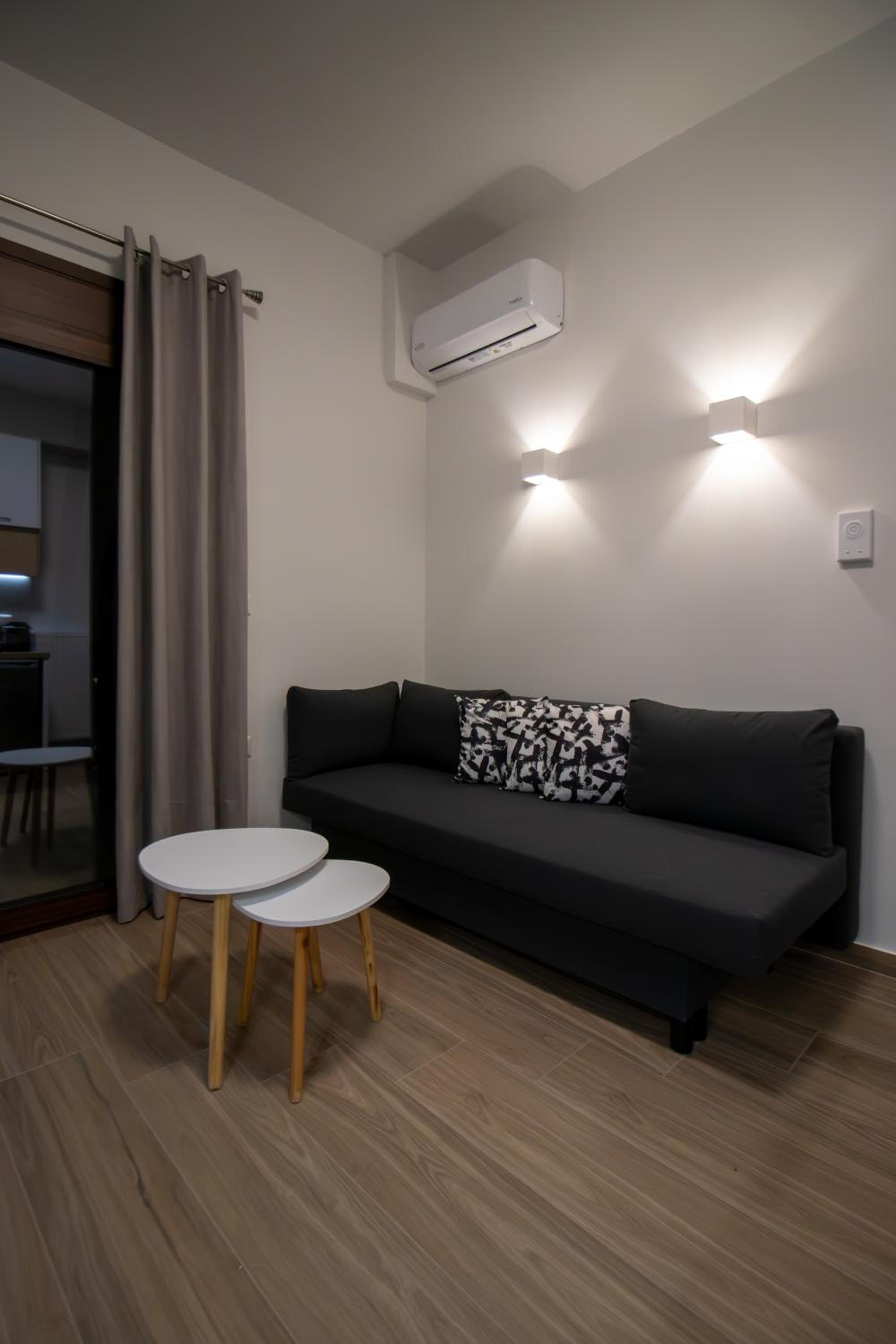 One-Bedroom Apartment photo 3