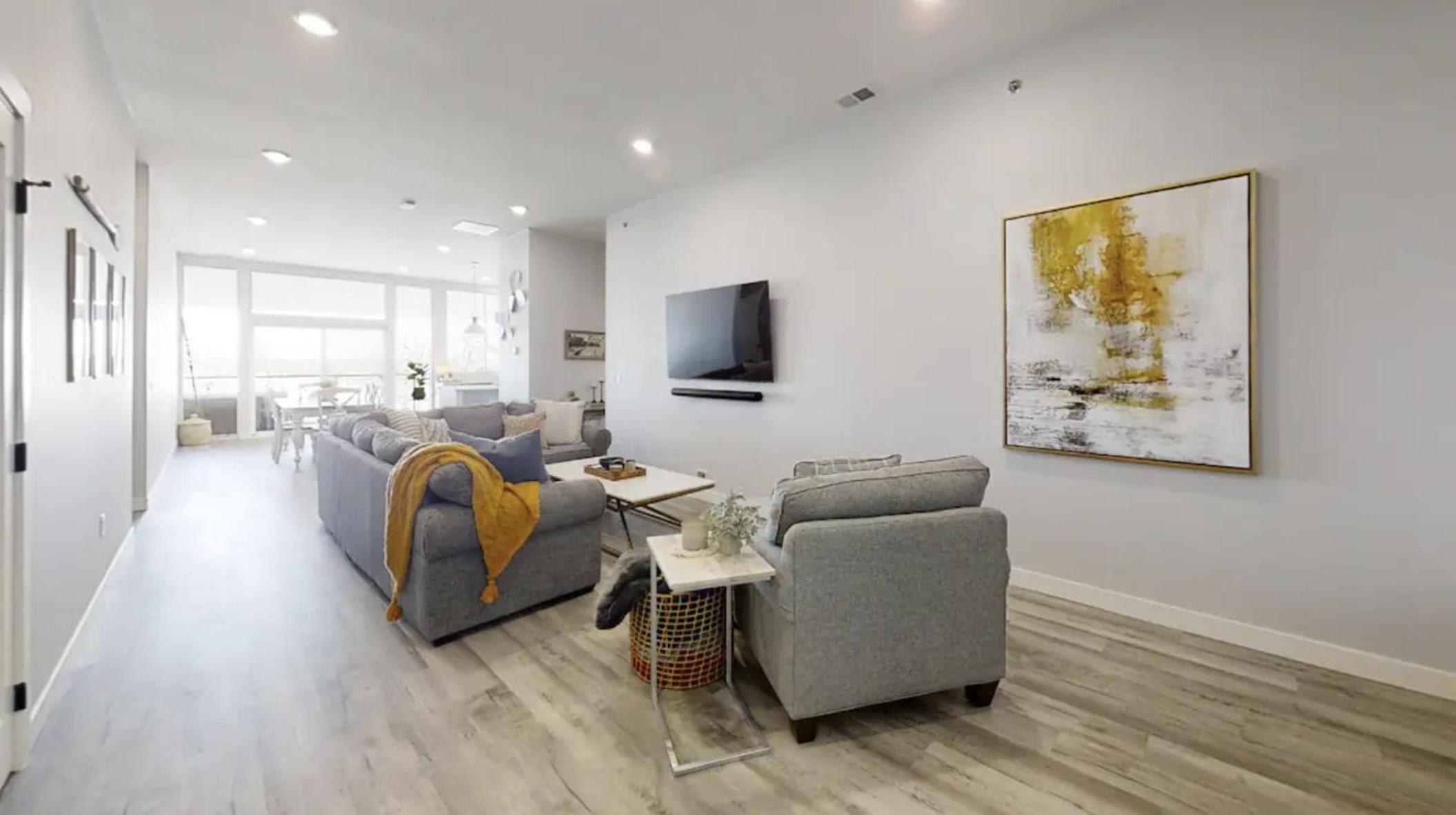 Three-Bedroom Apartment photo 2