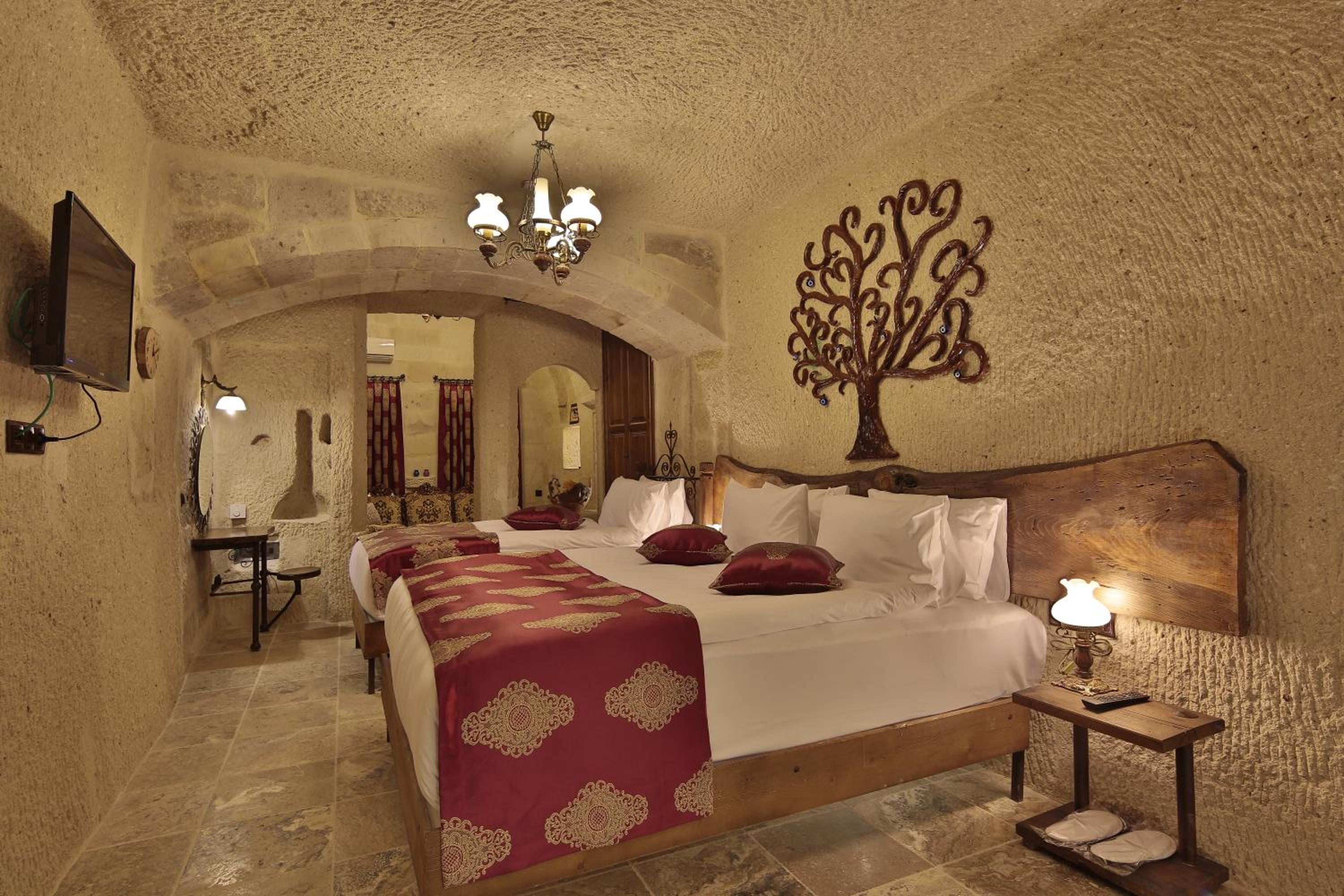 Cave Suite - Photo 1