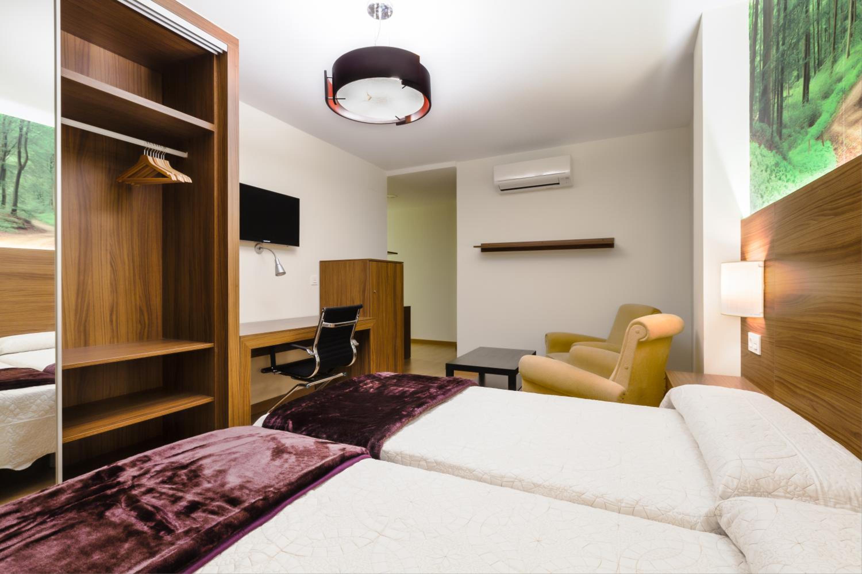 Triple Room with Private Bathroom - Photo 1