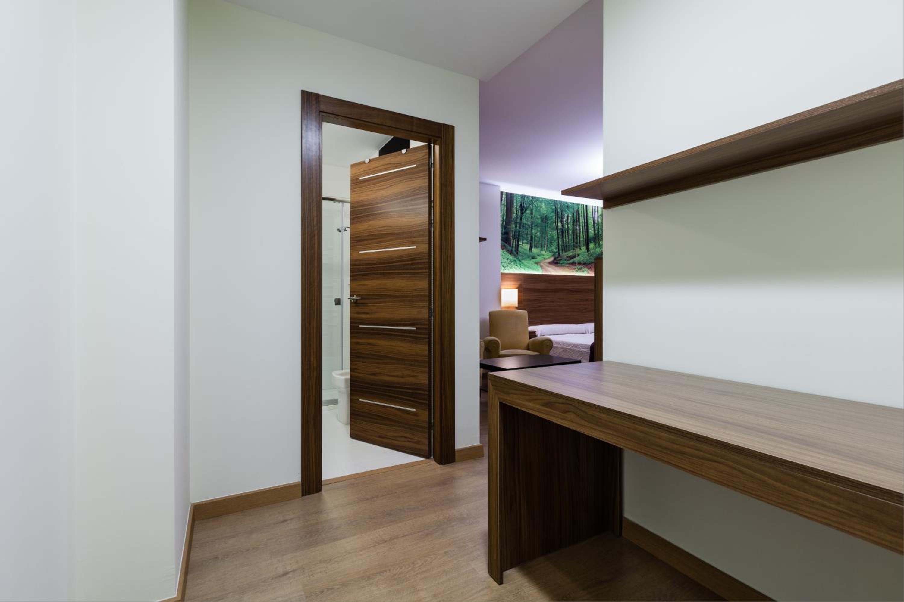 Double Room with Private Bathroom - Photo 2