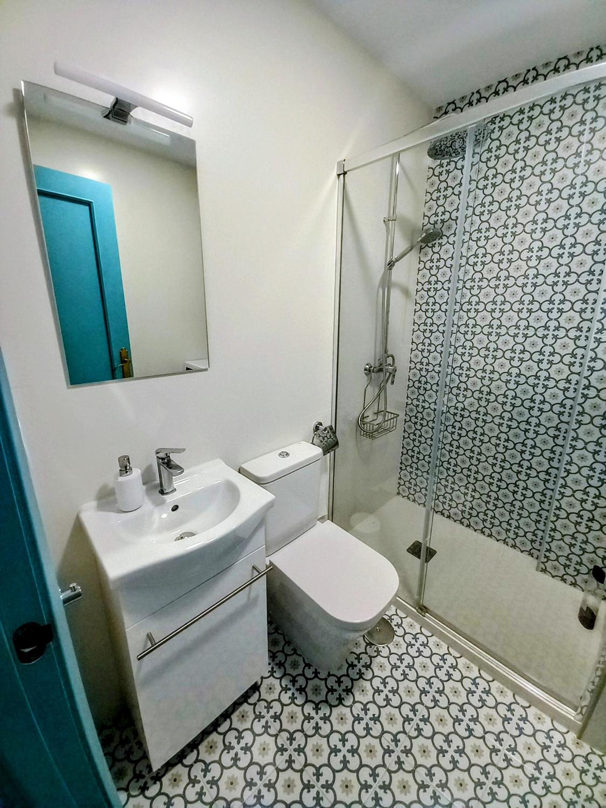 One-Bedroom Apartment photo 2