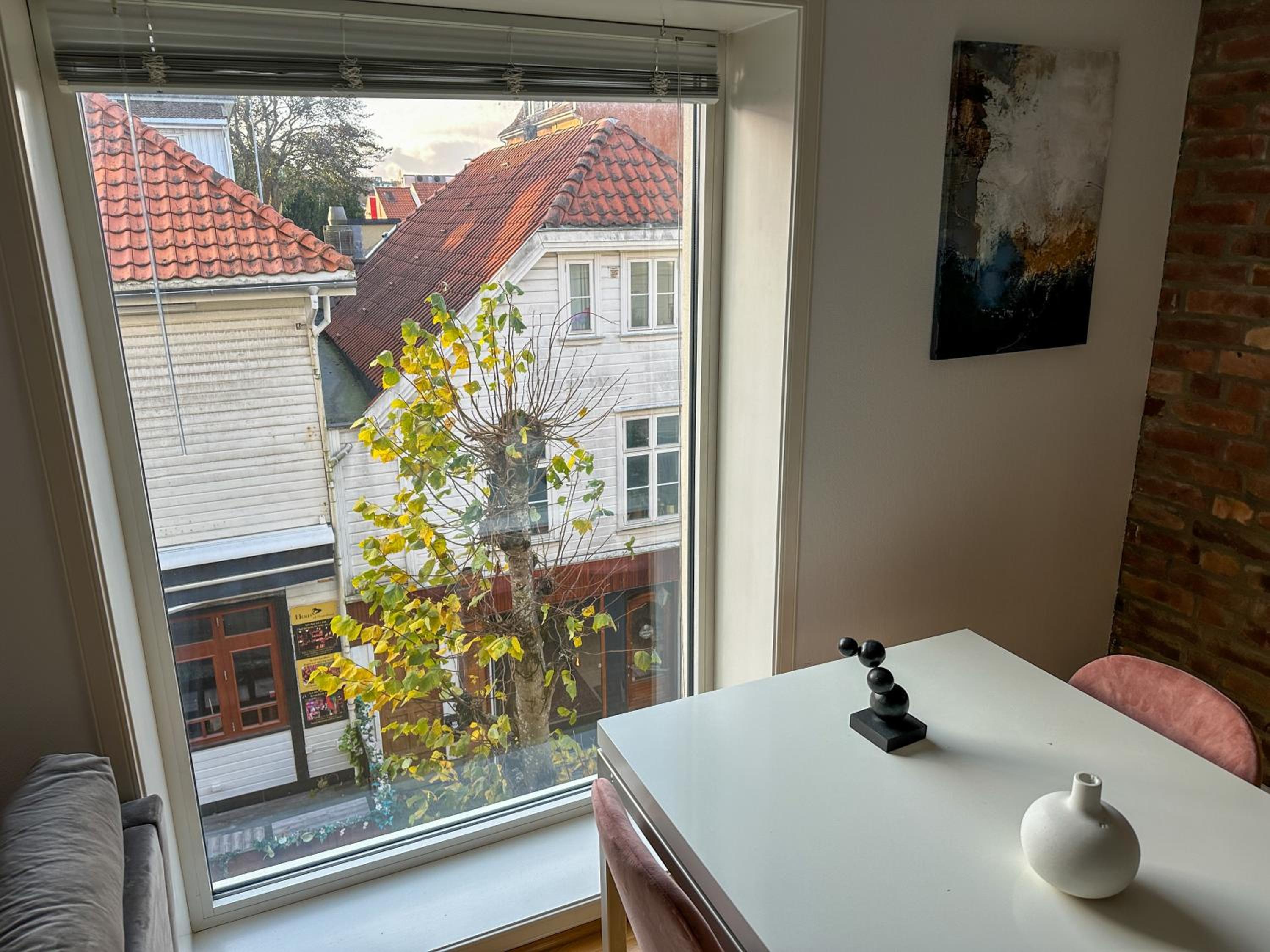 Two-Bedroom Apartment with City View photo 2