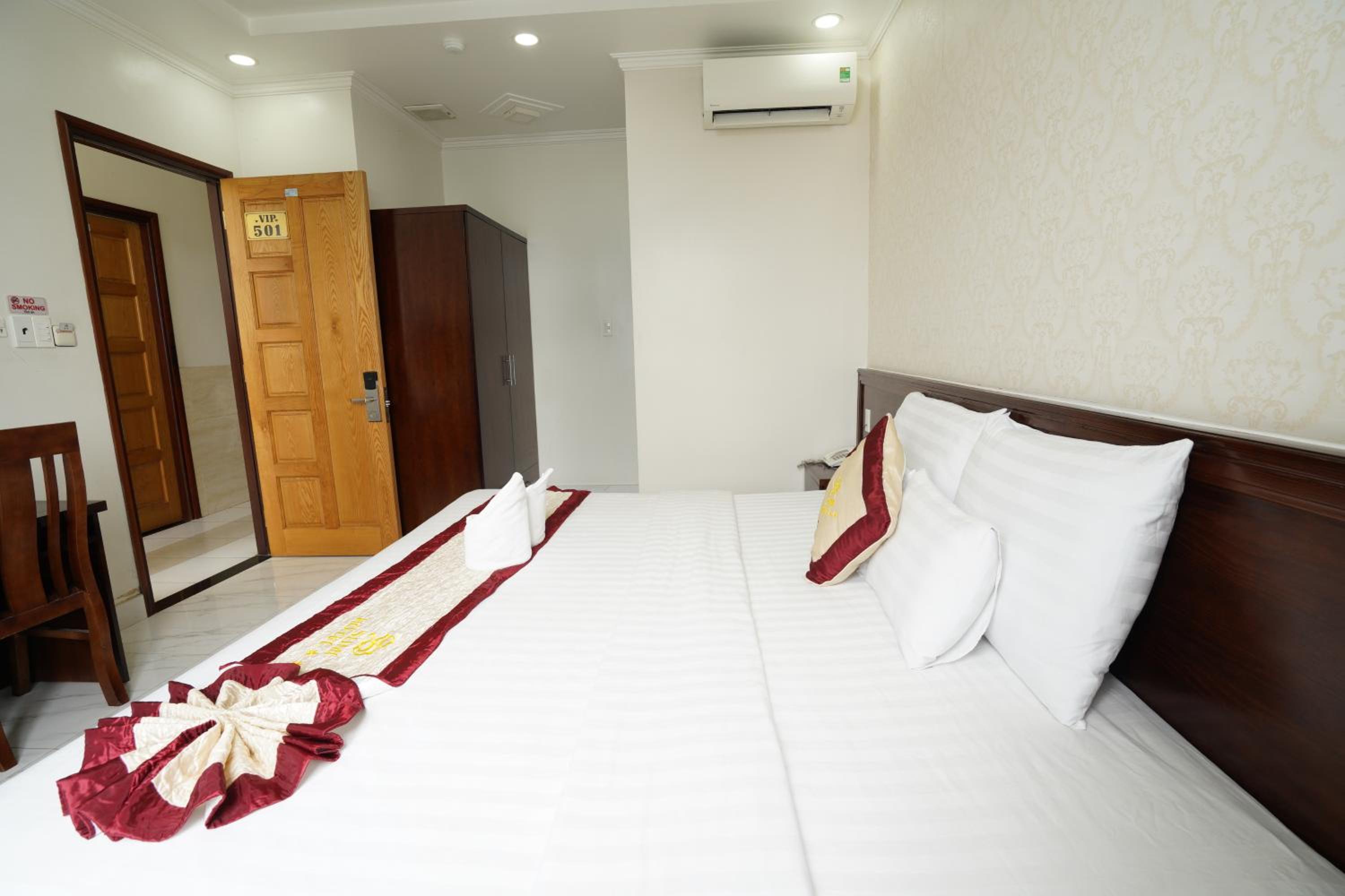 Superior Queen Room