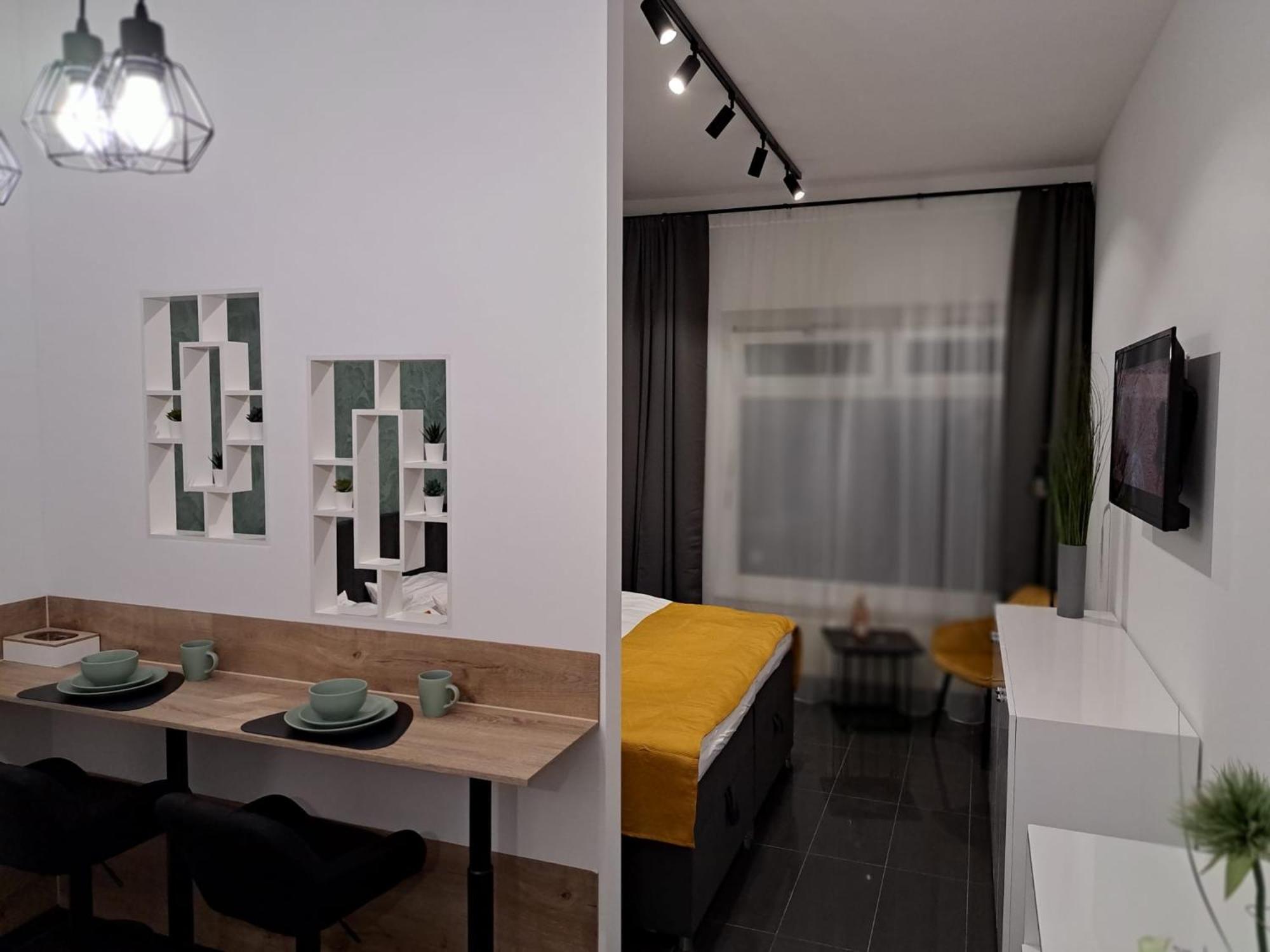 One-Bedroom Apartment photo 1