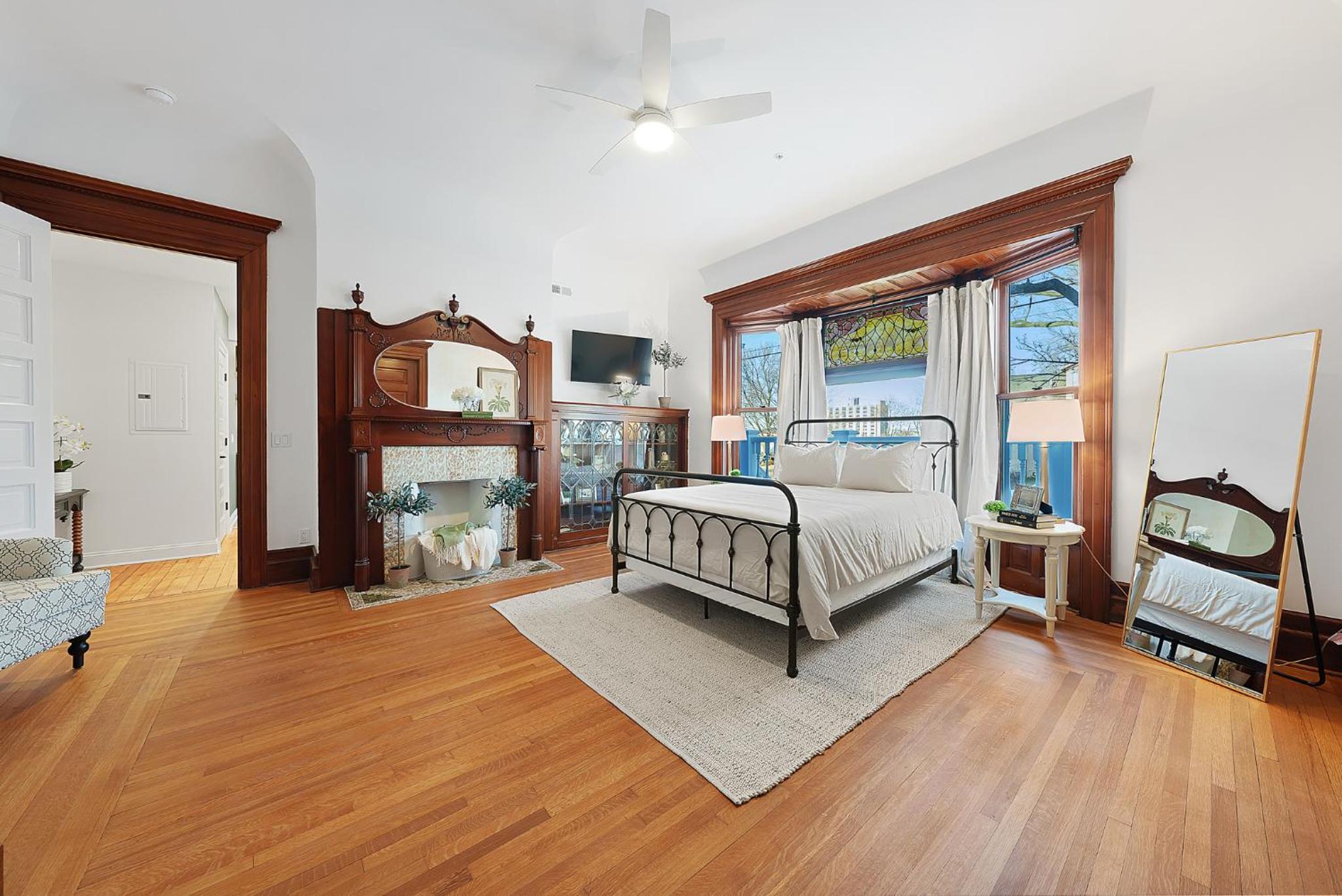 Two-Bedroom Suite - Photo 11