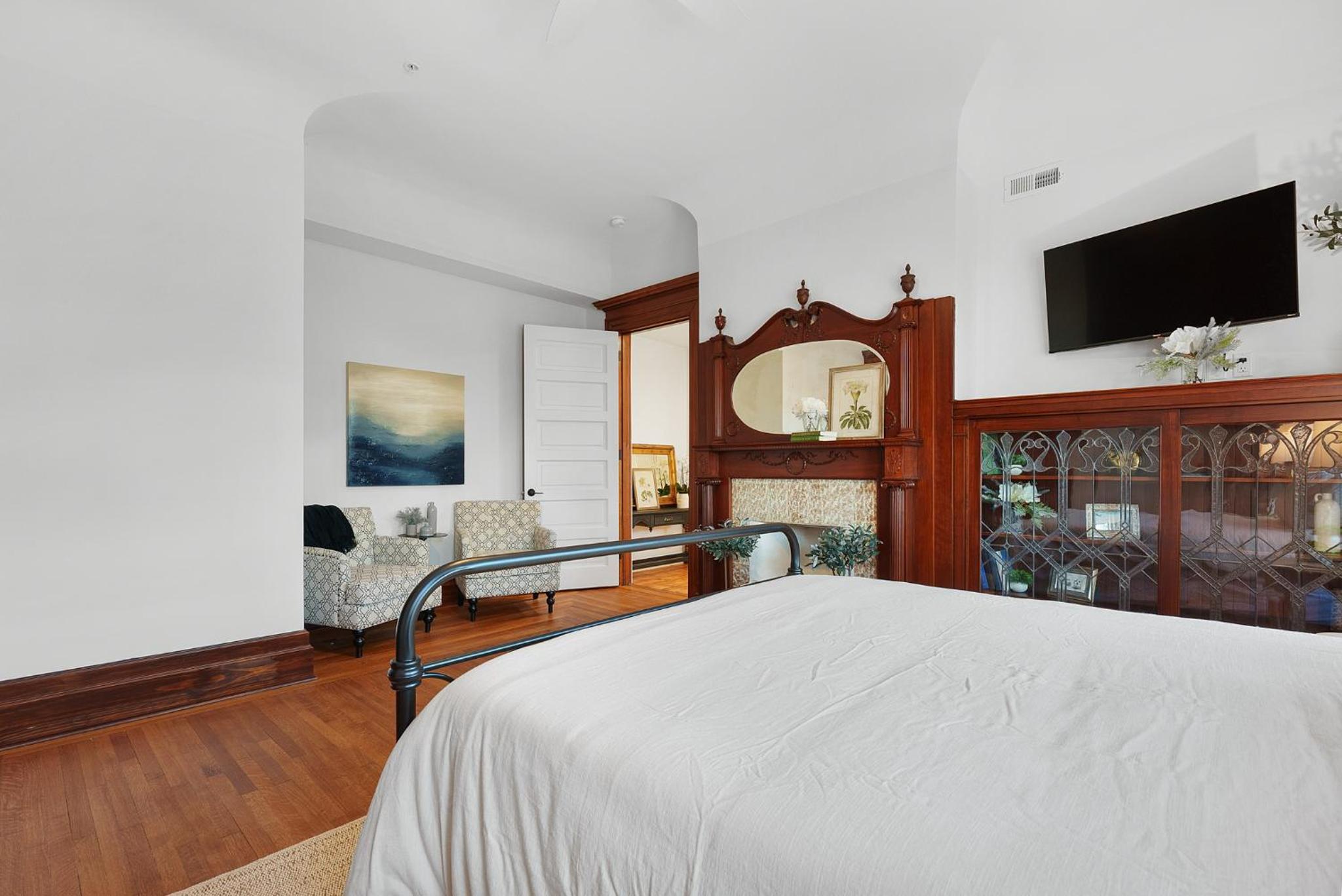 Two-Bedroom Suite - Photo 13