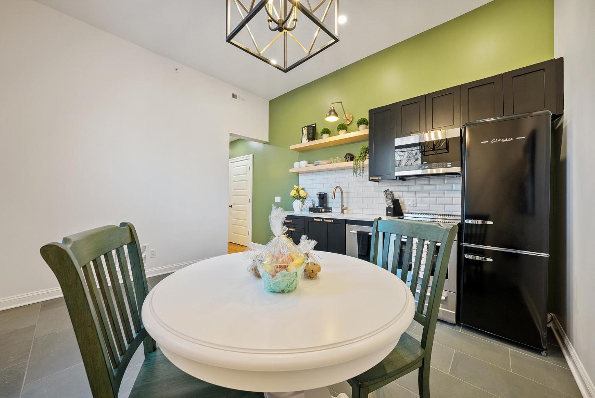 Two-Bedroom Suite - Photo 2