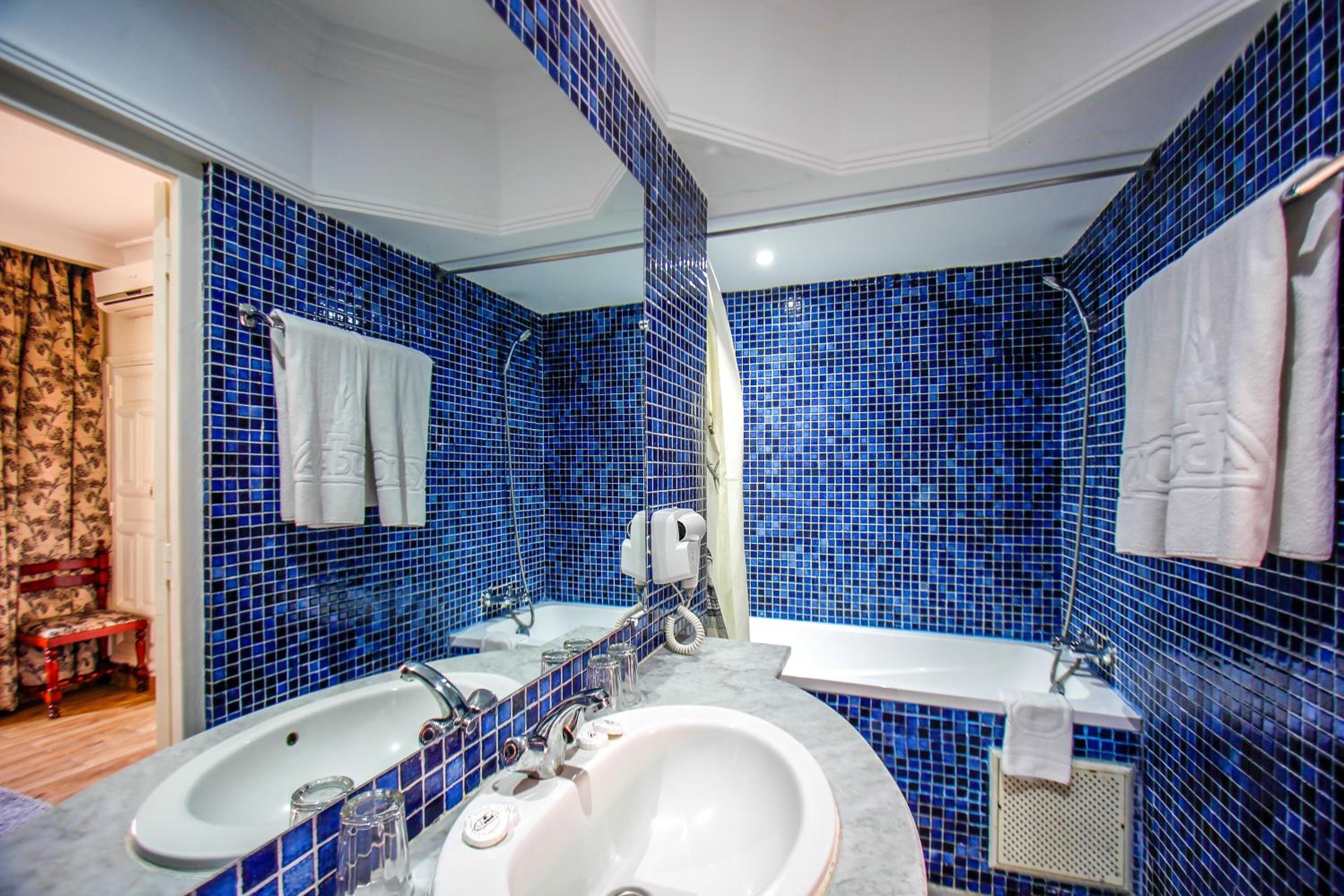 Double Room - Photo 5