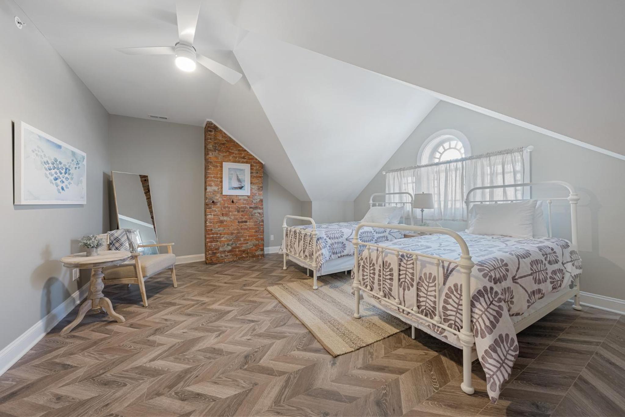4 Bedroom Suite - Photo 25