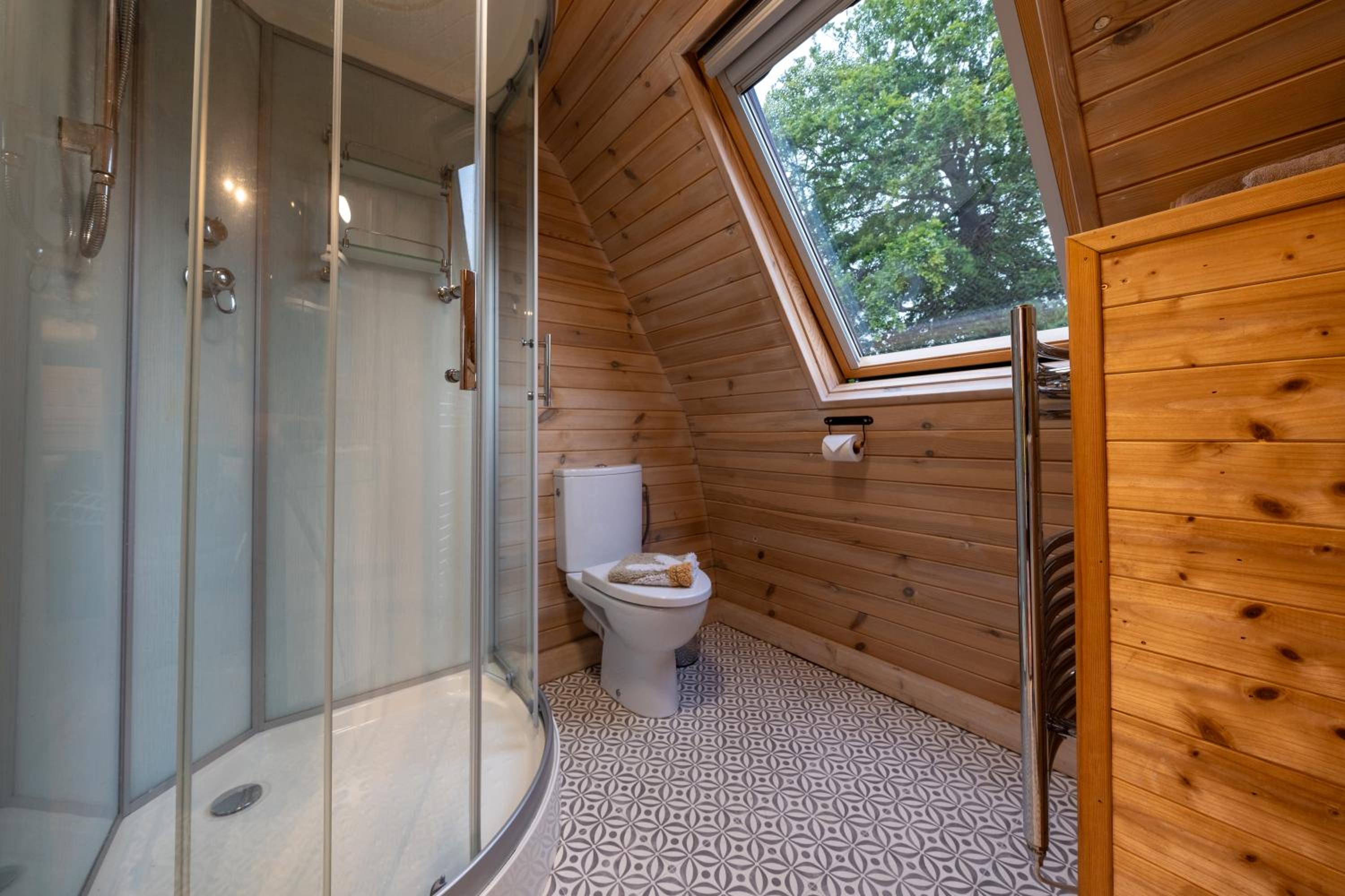 Double Room with Mountain View- Fox Pod (With Hot Tub) photo 2