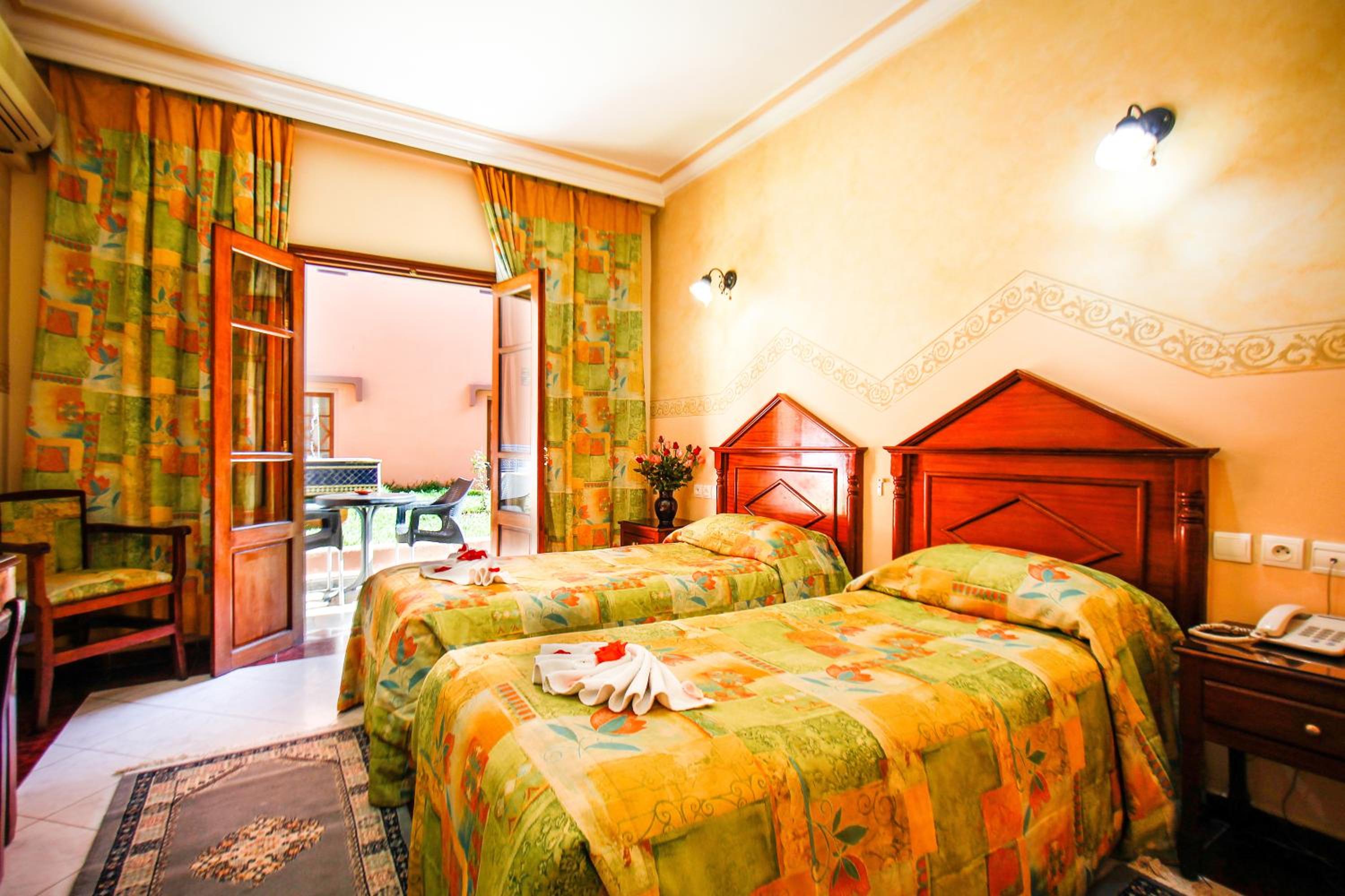 Twin Room - Photo 2