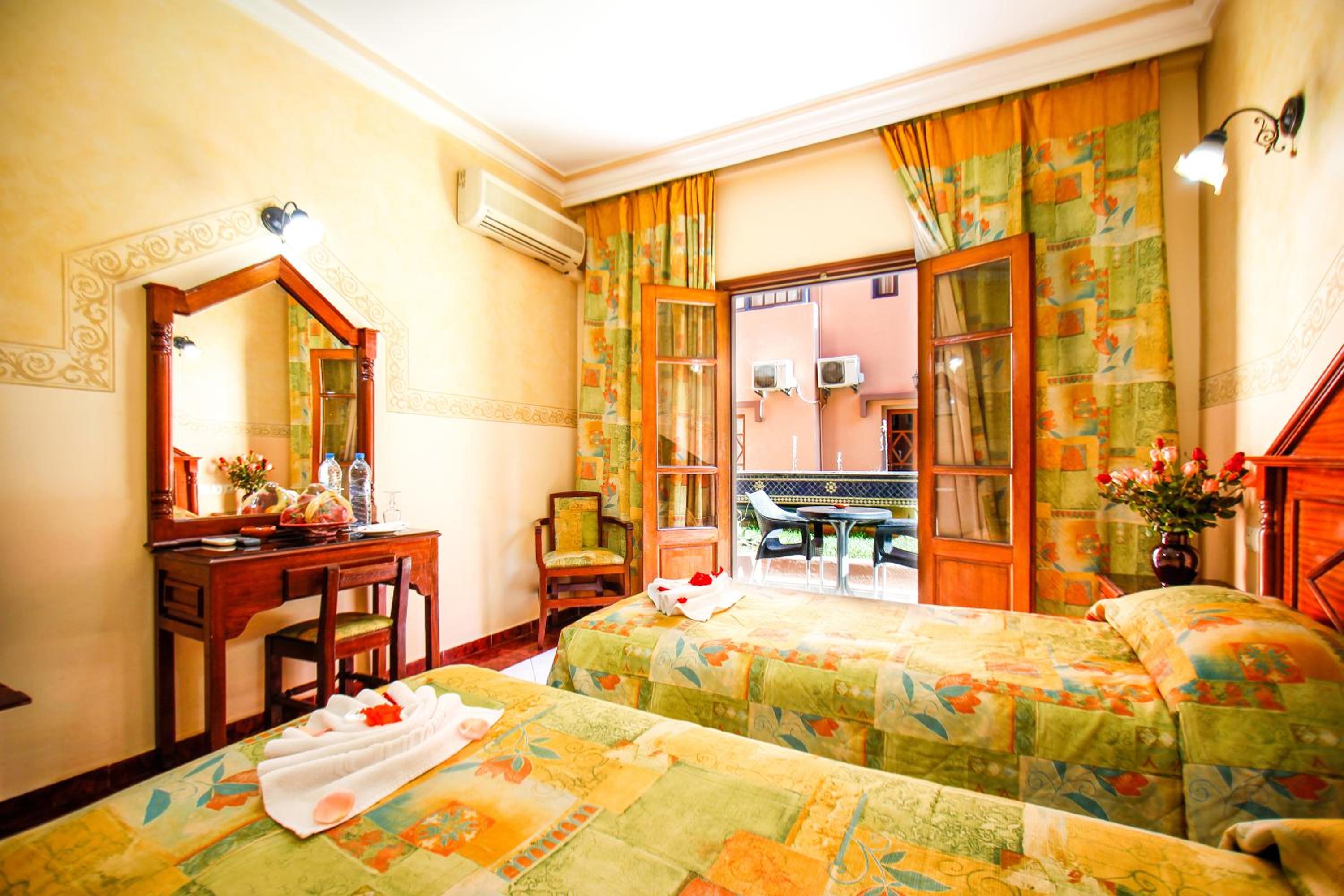 Twin Room - Photo 3