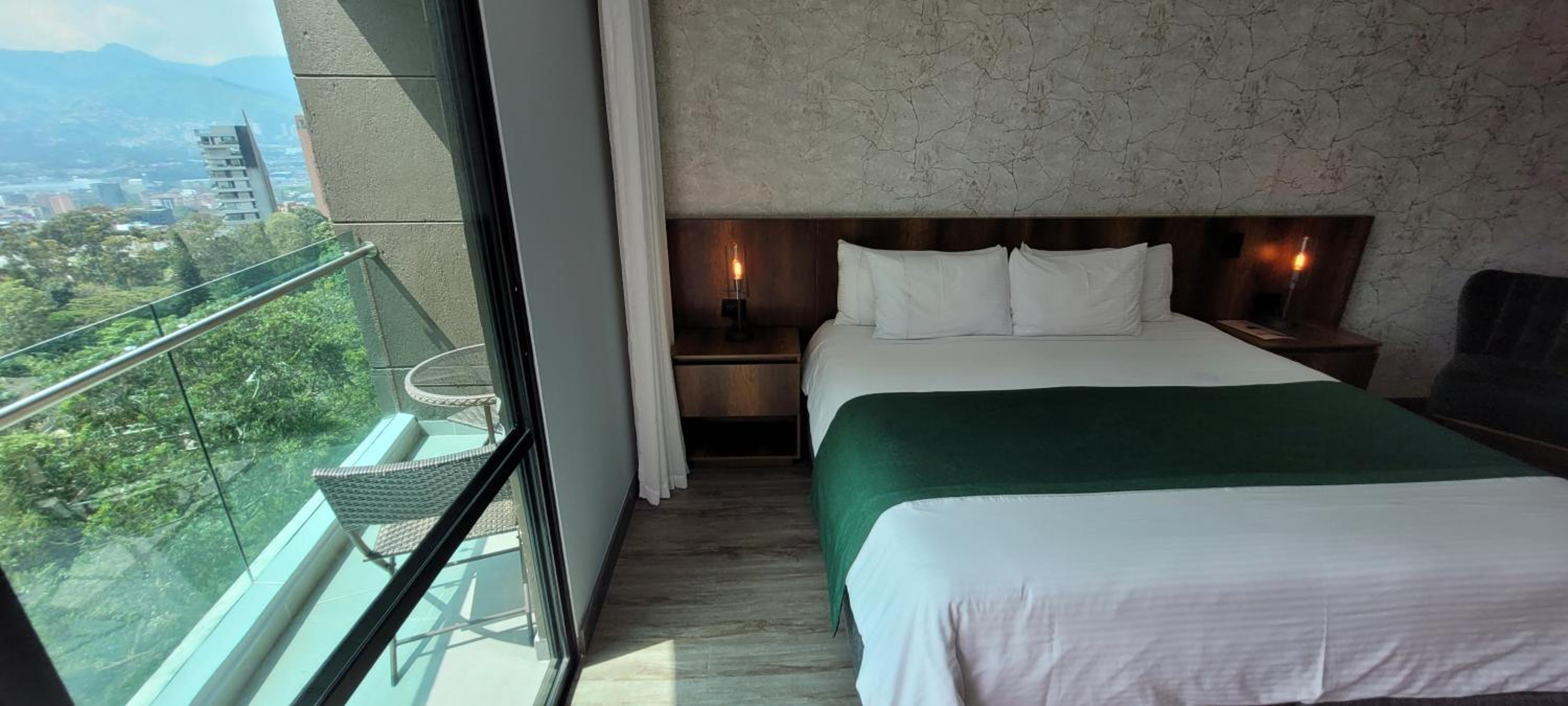 Deluxe Double Room with Balcony photo 3