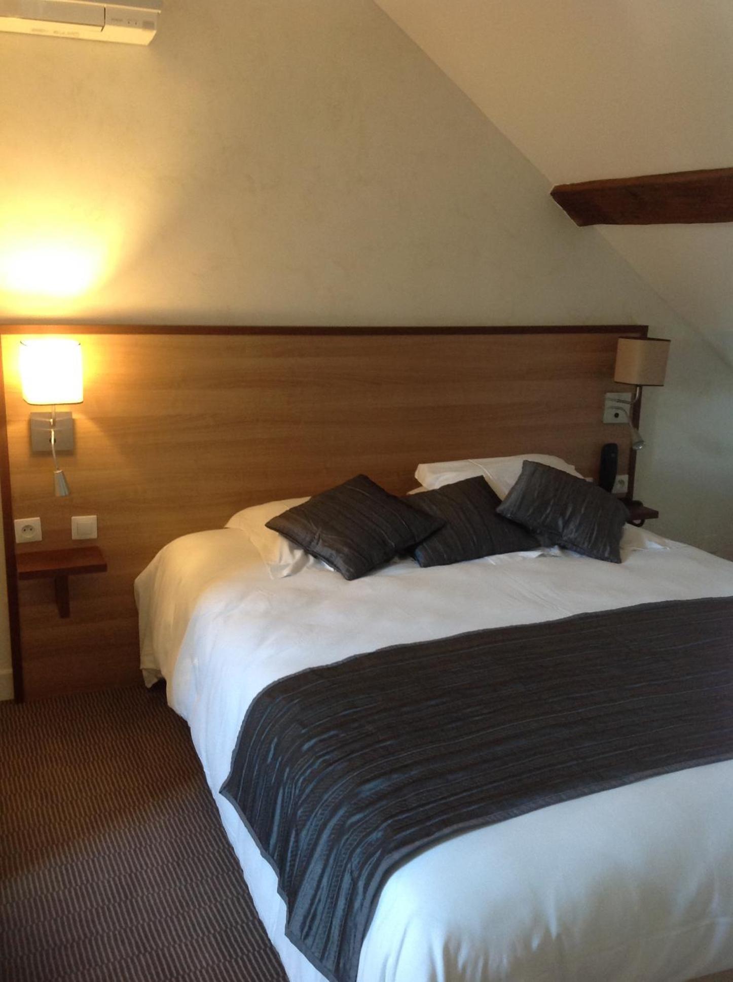 Double Room - Photo 15