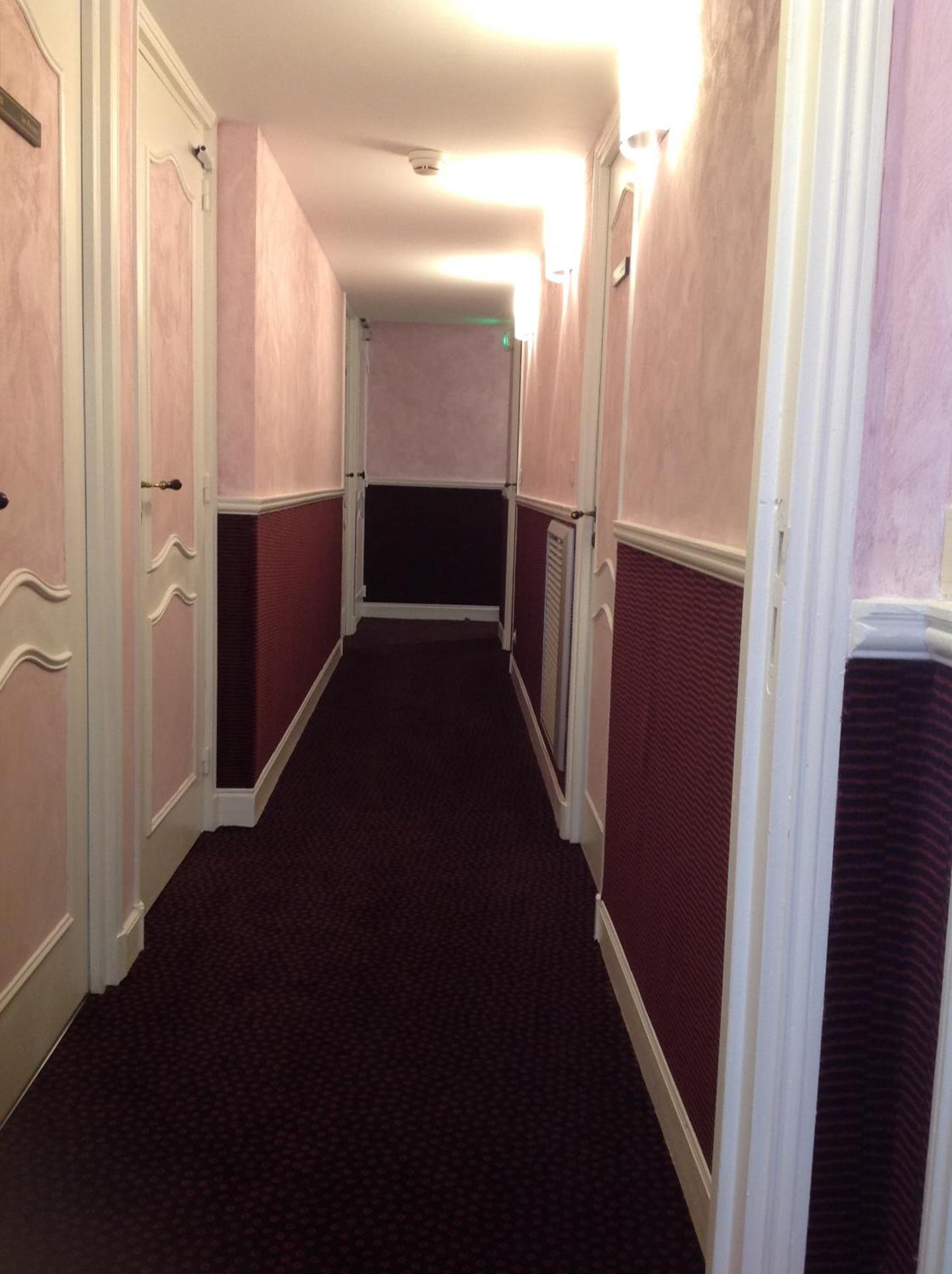 Double Room - Photo 17