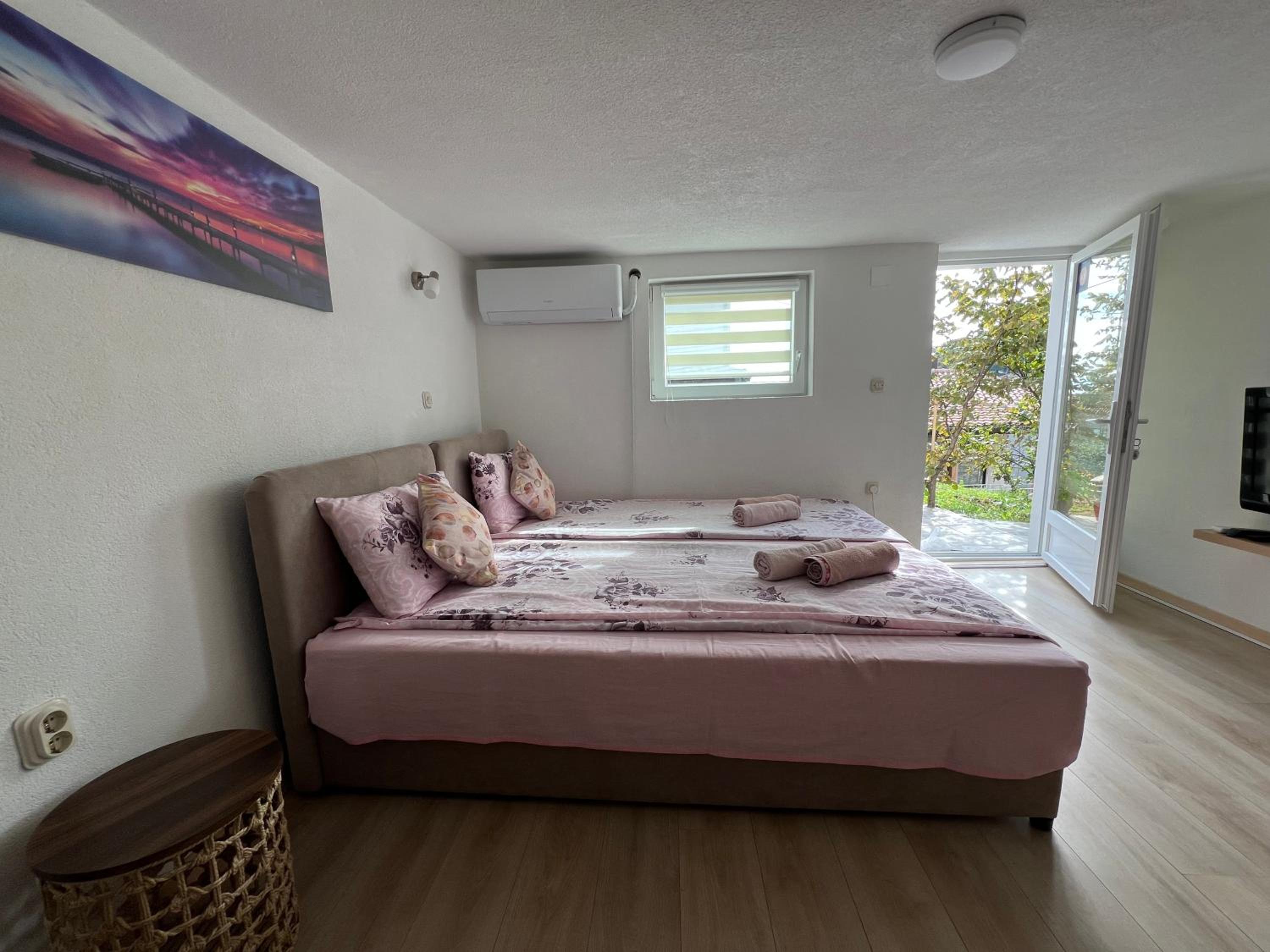 Superior One-Bedroom Apartment