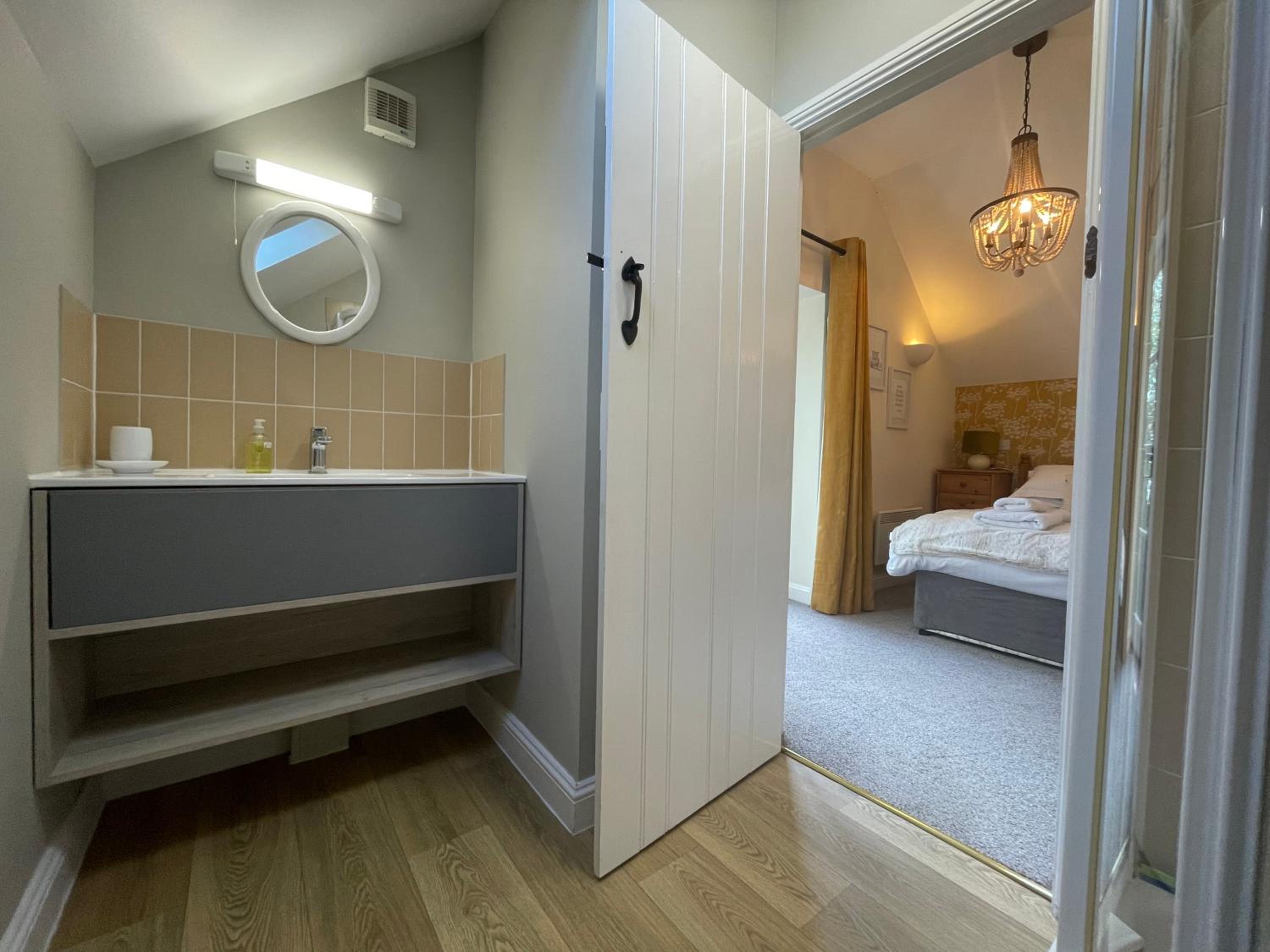 Four-Bedroom House photo 2