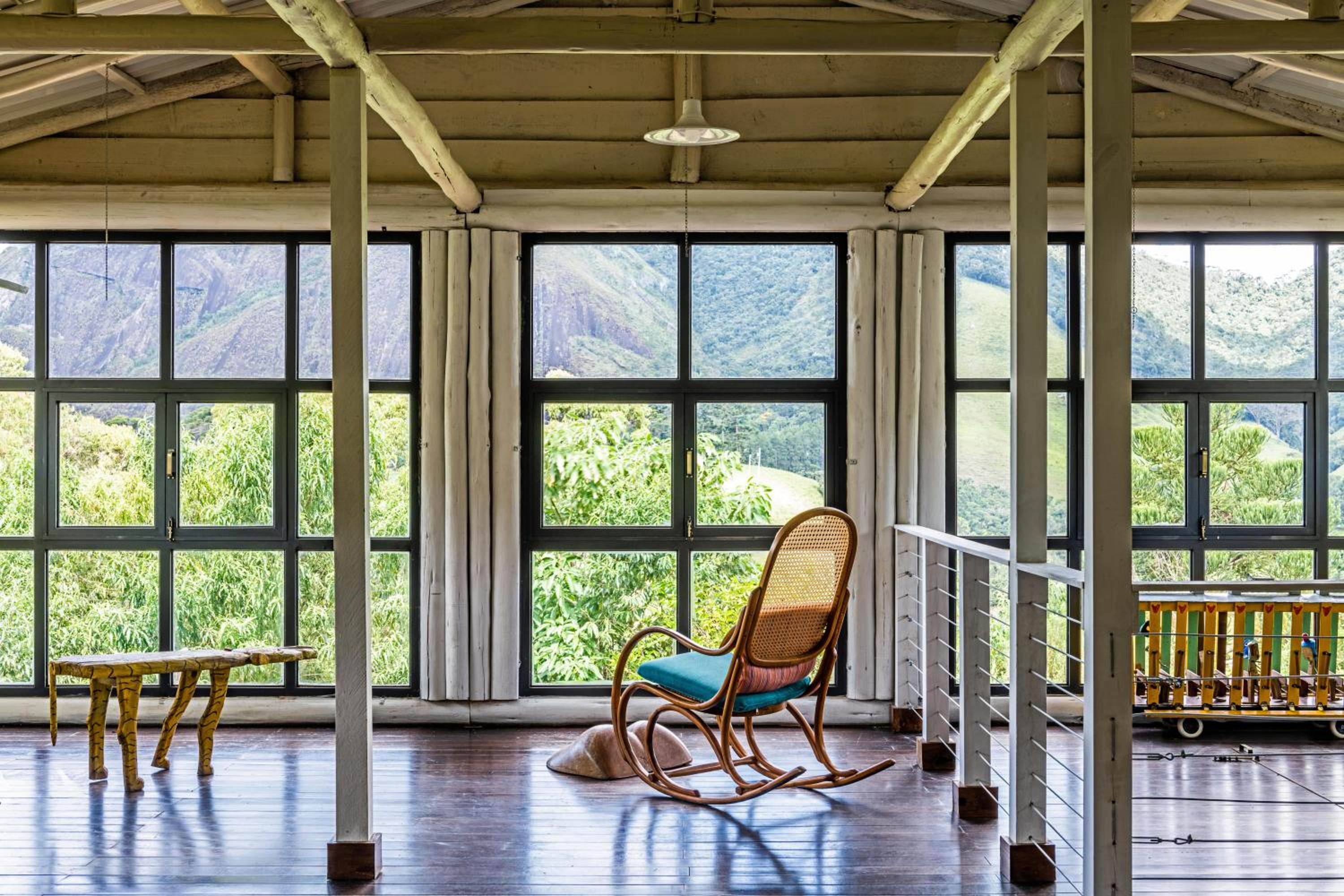 Apartment with Mountain View photo 3