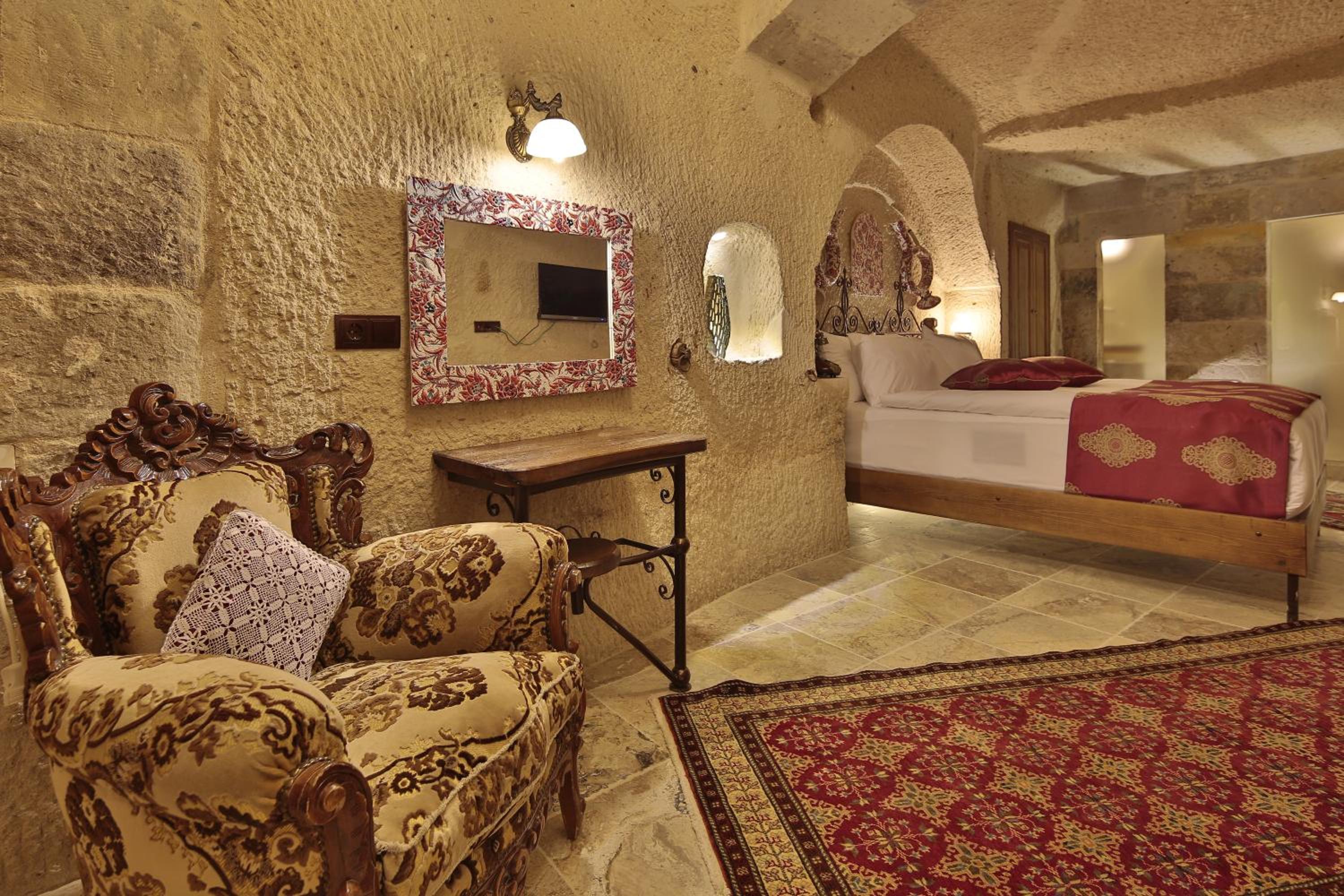Deluxe Cave Double Room with Bath - Photo 15