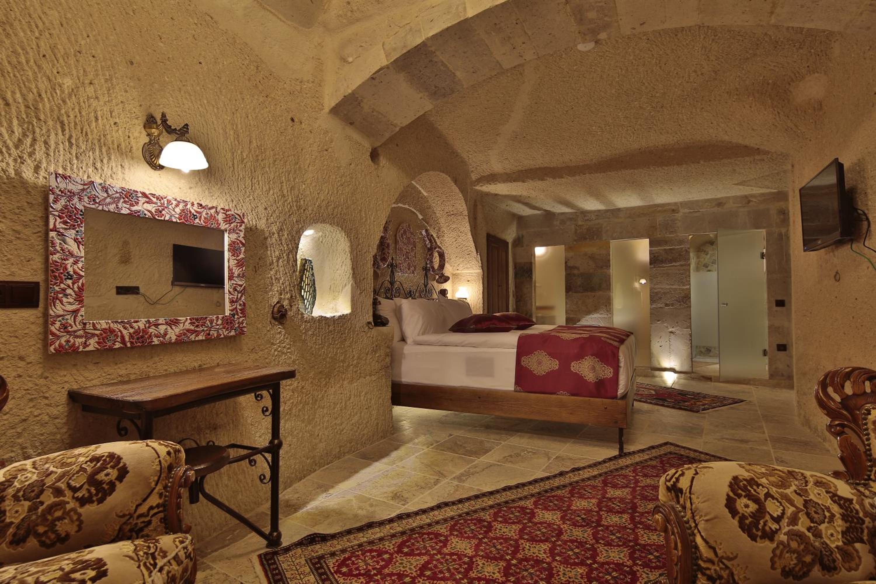 Deluxe Cave Double Room with Bath - Photo 14