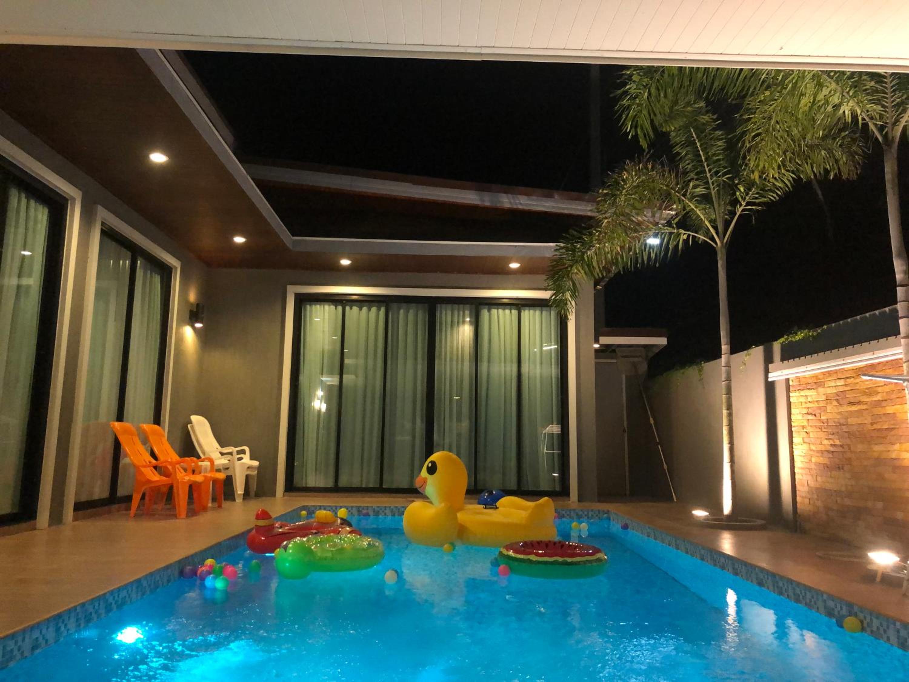 Villa with Private Pool - Photo 21