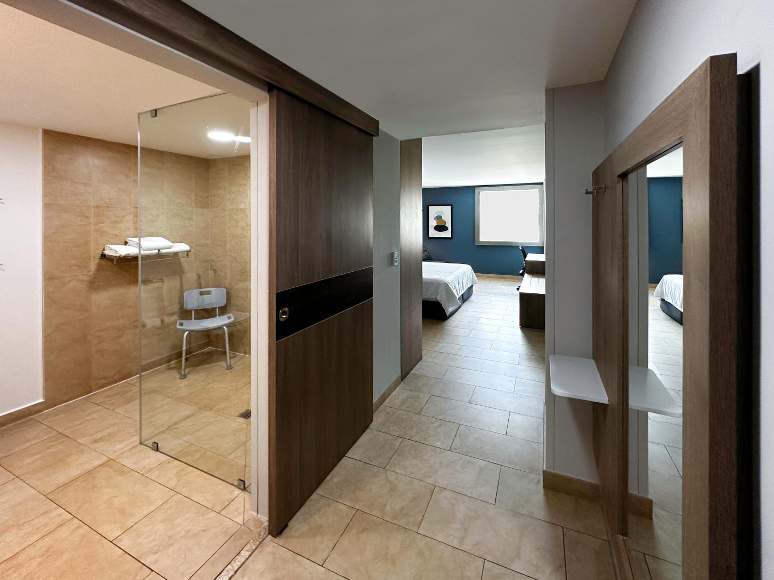 Standard King Room - Accessible