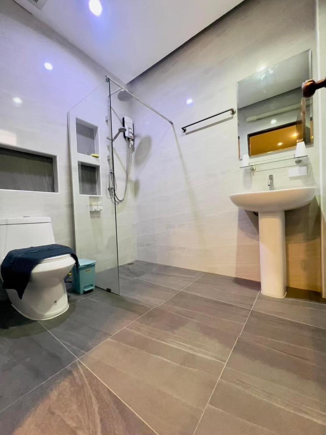 Villa with Private Pool - Photo 19