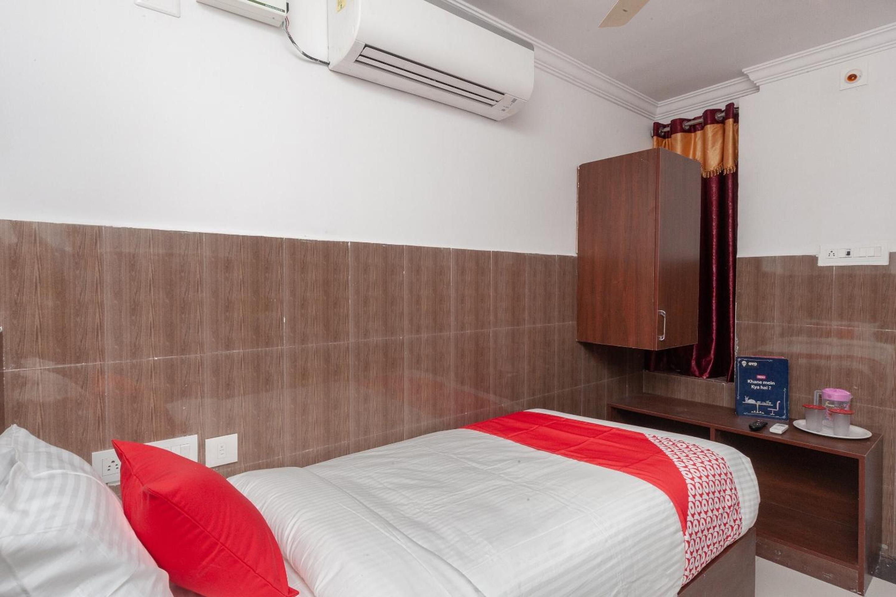 Small Single Room photo 2