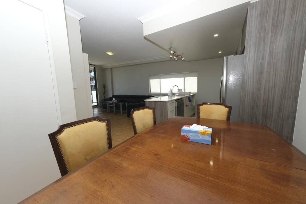 Three-Bedroom Apartment photo 2